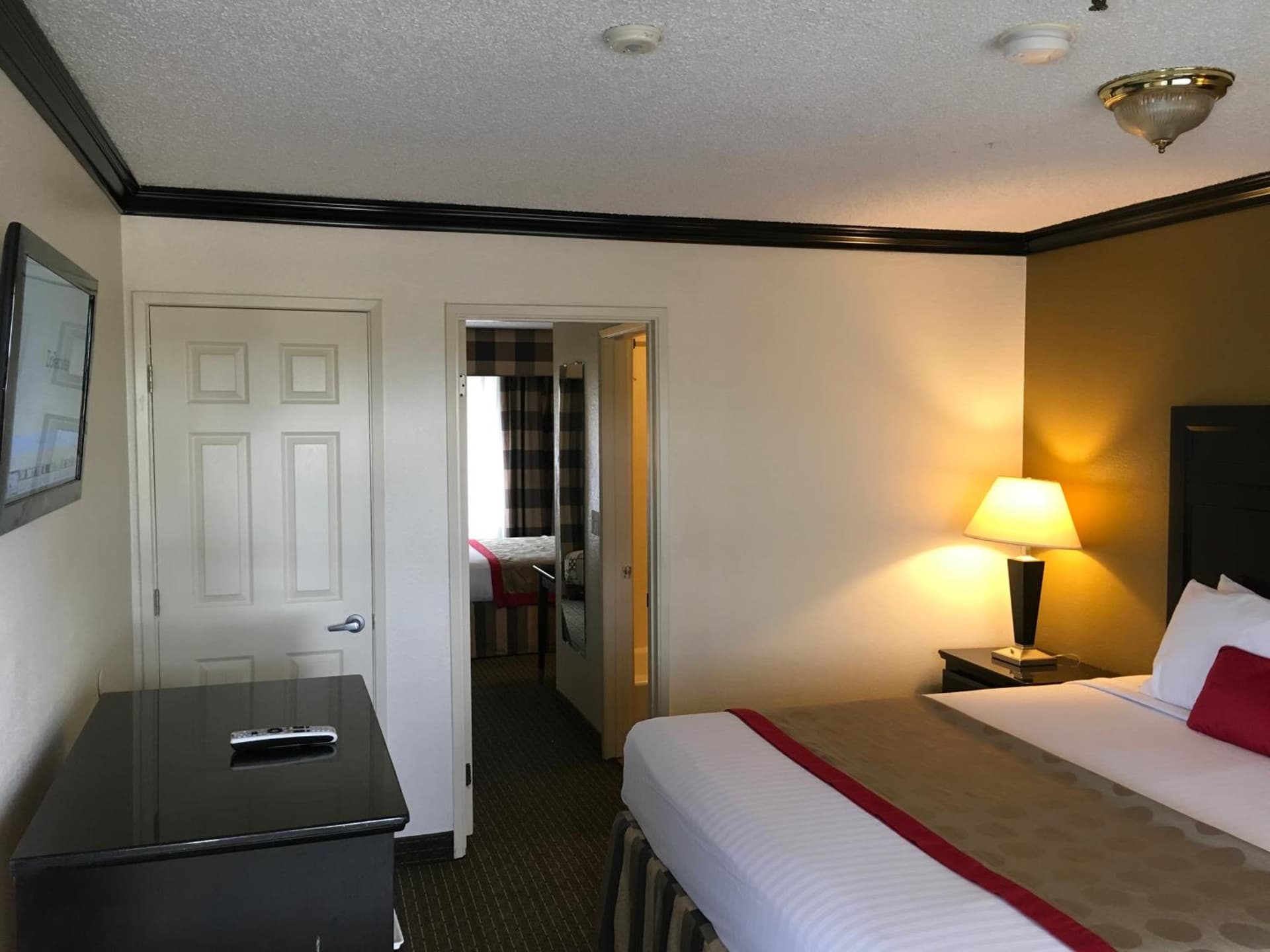Ramada by Wyndham Ontario Airport & Convention Center gallery photo in Ontario, CA — image 23
