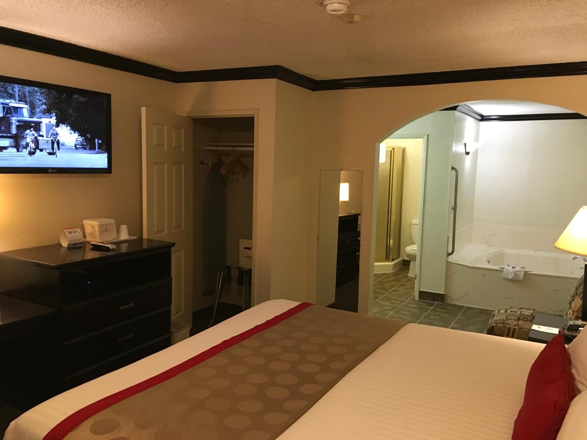 Ramada by Wyndham Ontario Airport & Convention Center gallery photo in Ontario, CA — image 36