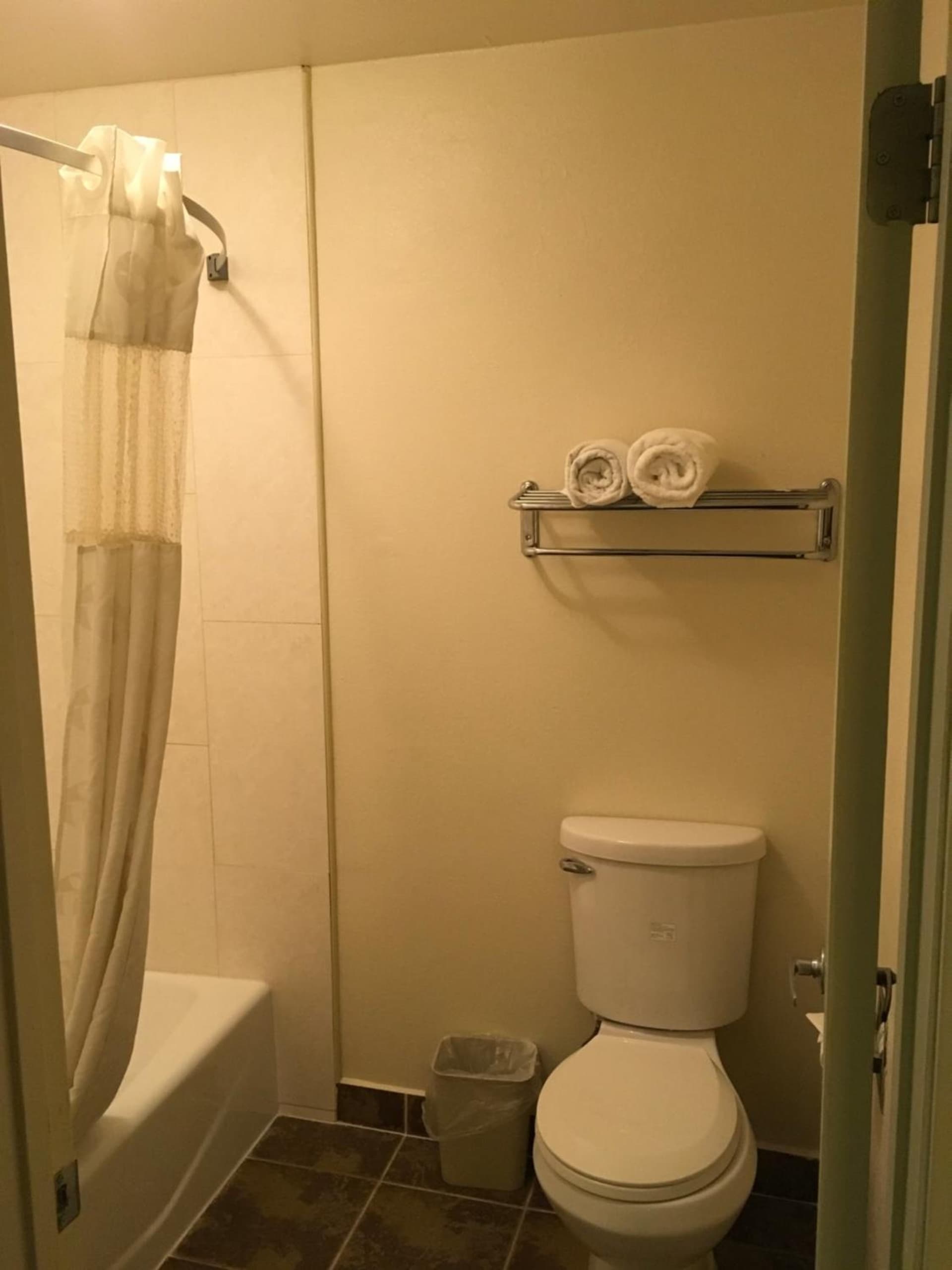 Ramada by Wyndham Ontario Airport & Convention Center gallery photo in Ontario, CA — image 20