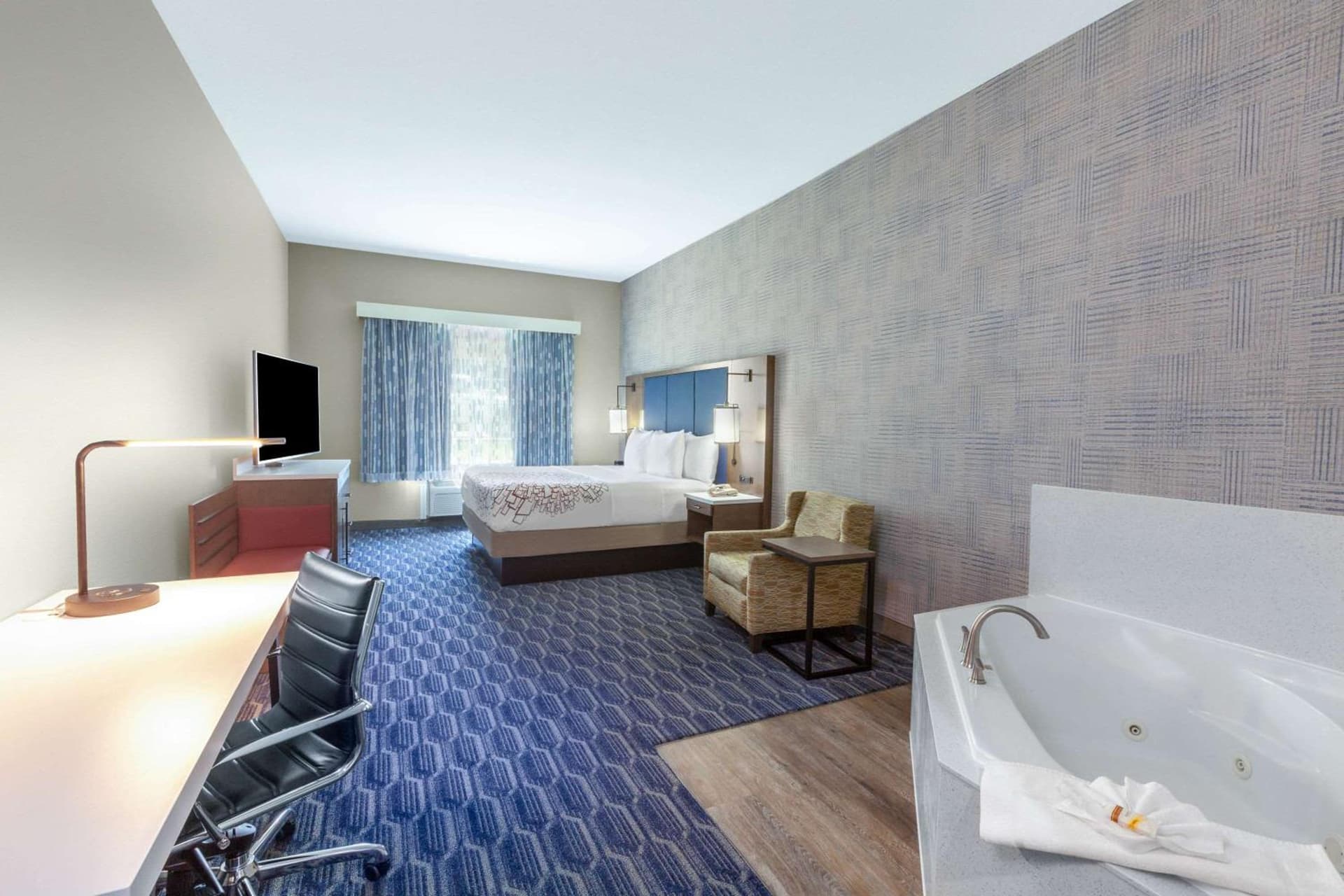 La Quinta by Wyndham Houston Channelview gallery photo in Houston, TX — image 44