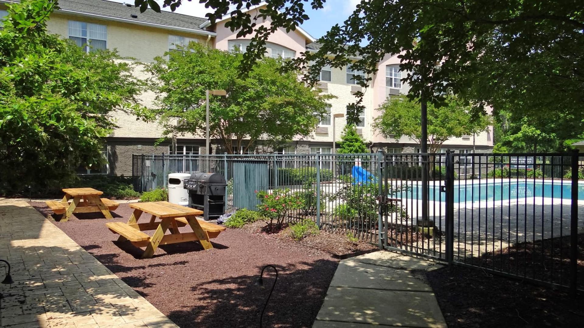 Extended Stay America Suites - Raleigh - RTP - 4919 Miami Blvd gallery photo in Durham, NC — image 66