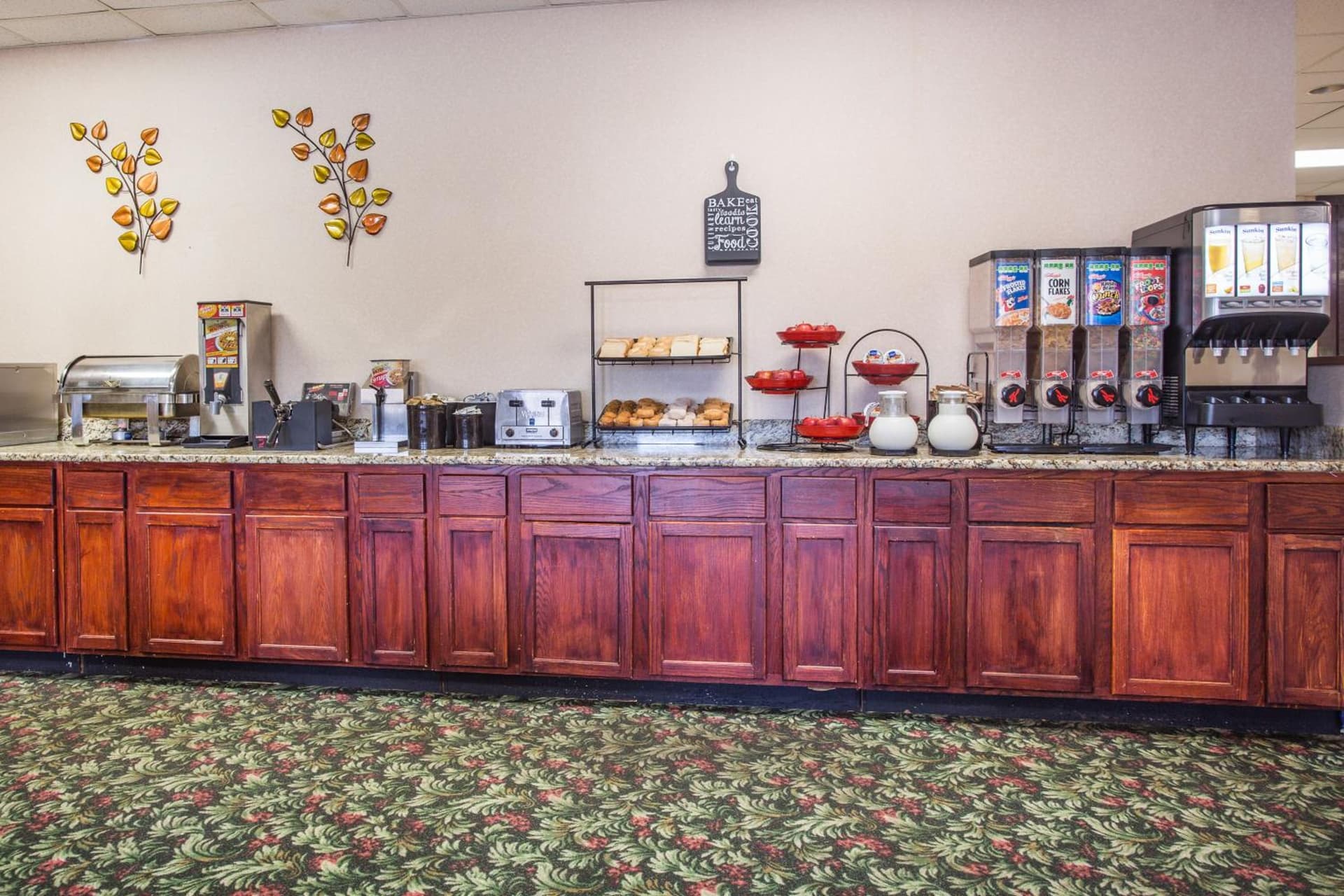 Ramada by Wyndham & Suites Warner Robins gallery photo in Warner Robins, GA — image 39