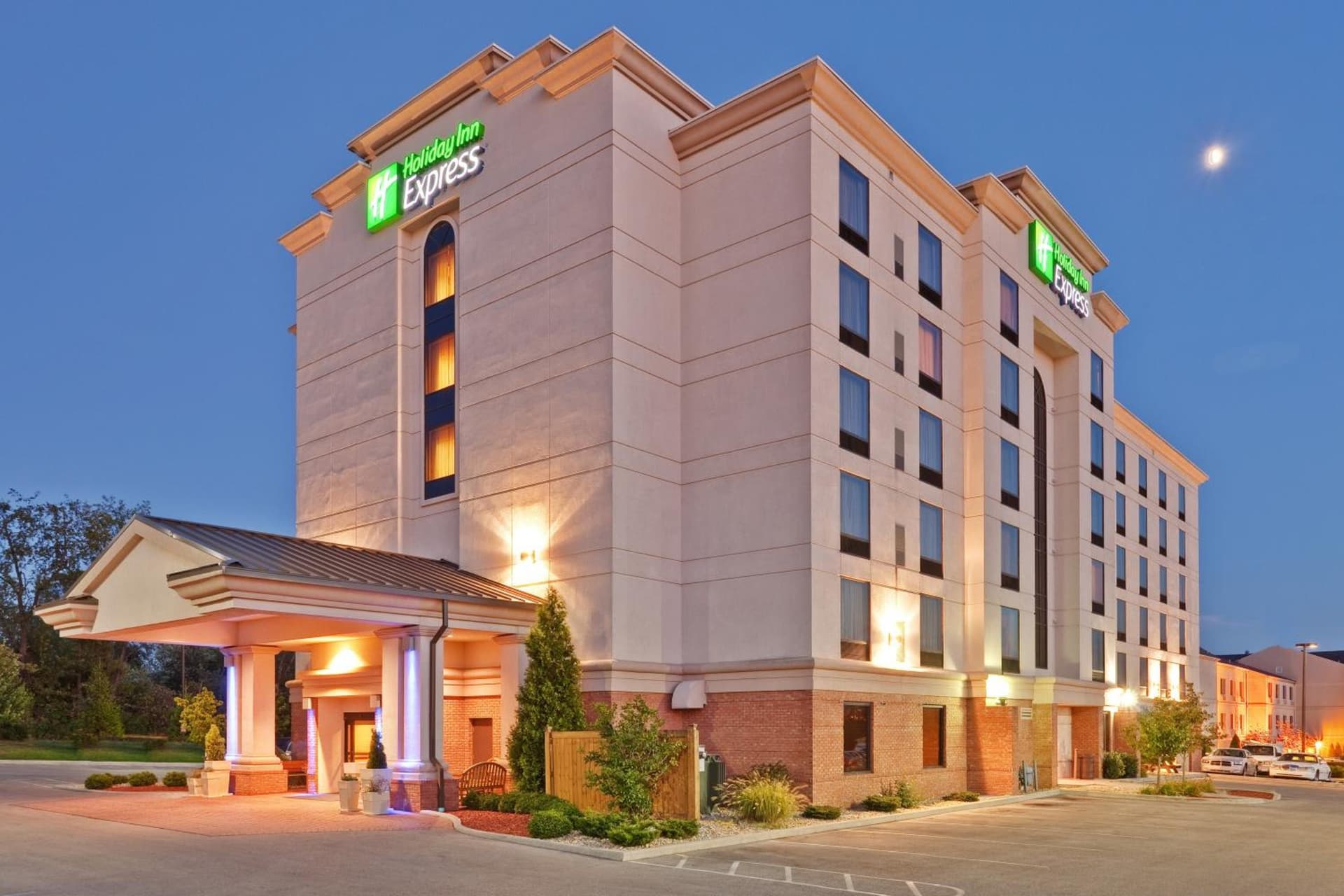 Holiday Inn Express & Suites Bloomington by IHG gallery photo in Bloomington, IN — image 31