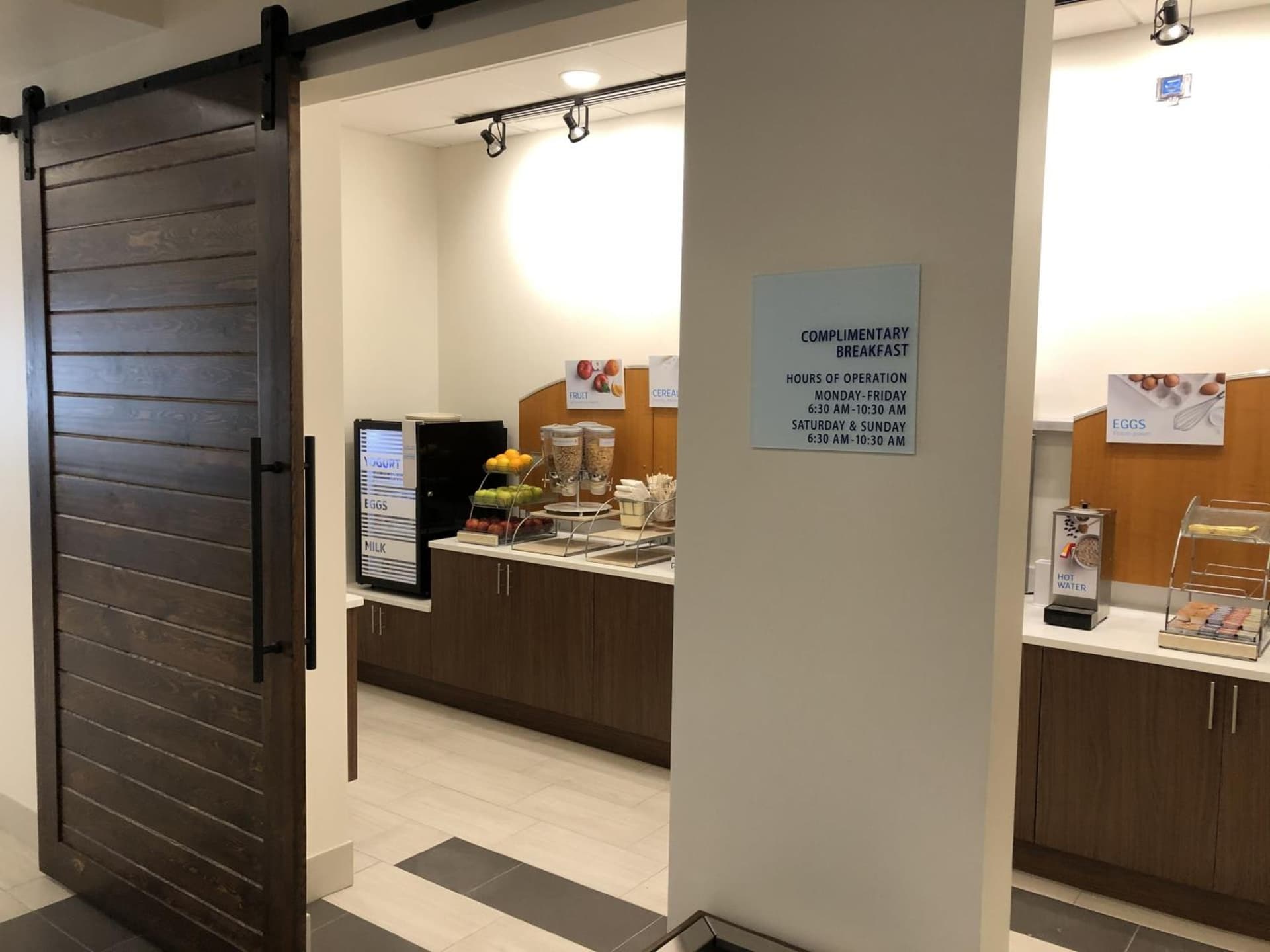 Holiday Inn Express Boca Raton - West by IHG interior in Boca Raton, FL — gallery photo 2