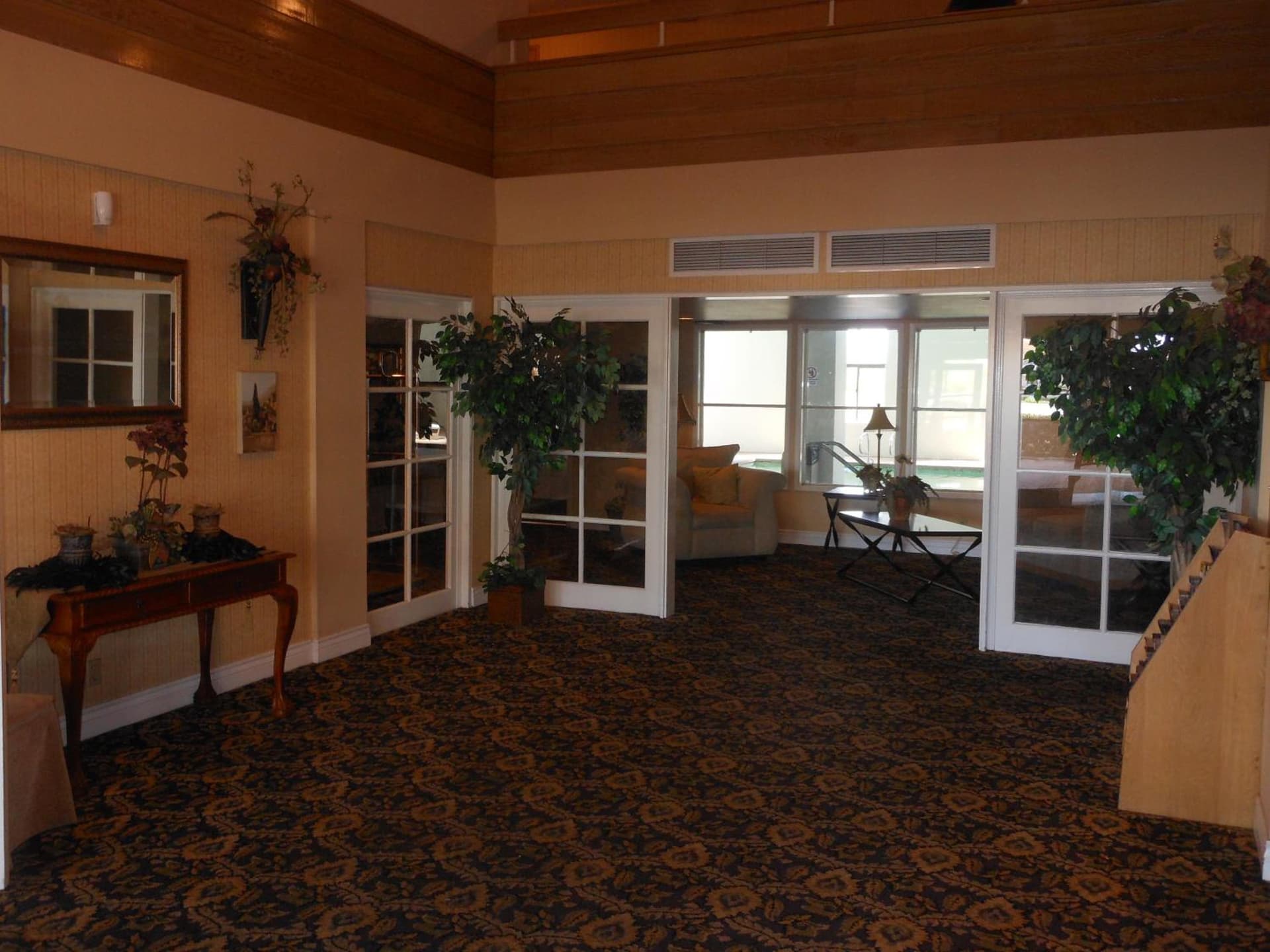 Inn of Lompoc interior in Lompoc, CA — gallery photo 2
