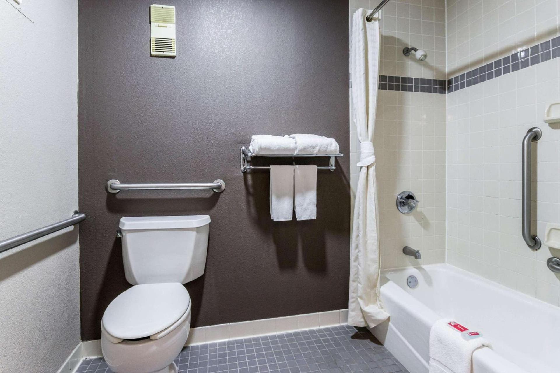 Econo Lodge Gainesville Downtown Area gallery photo in Gainesville, GA — image 8