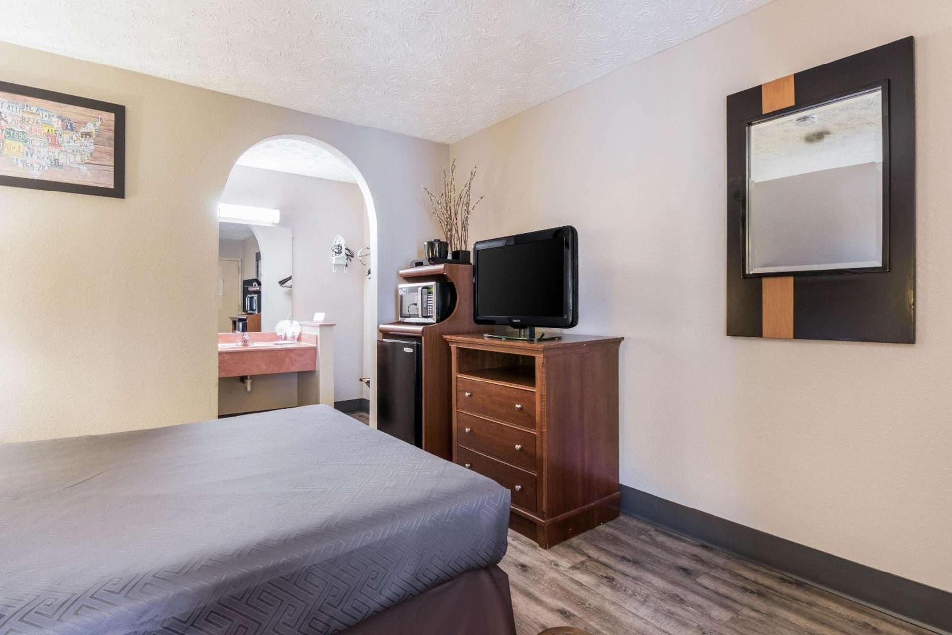 Econo Lodge Gainesville Downtown Area property views in Gainesville, GA — gallery photo 3