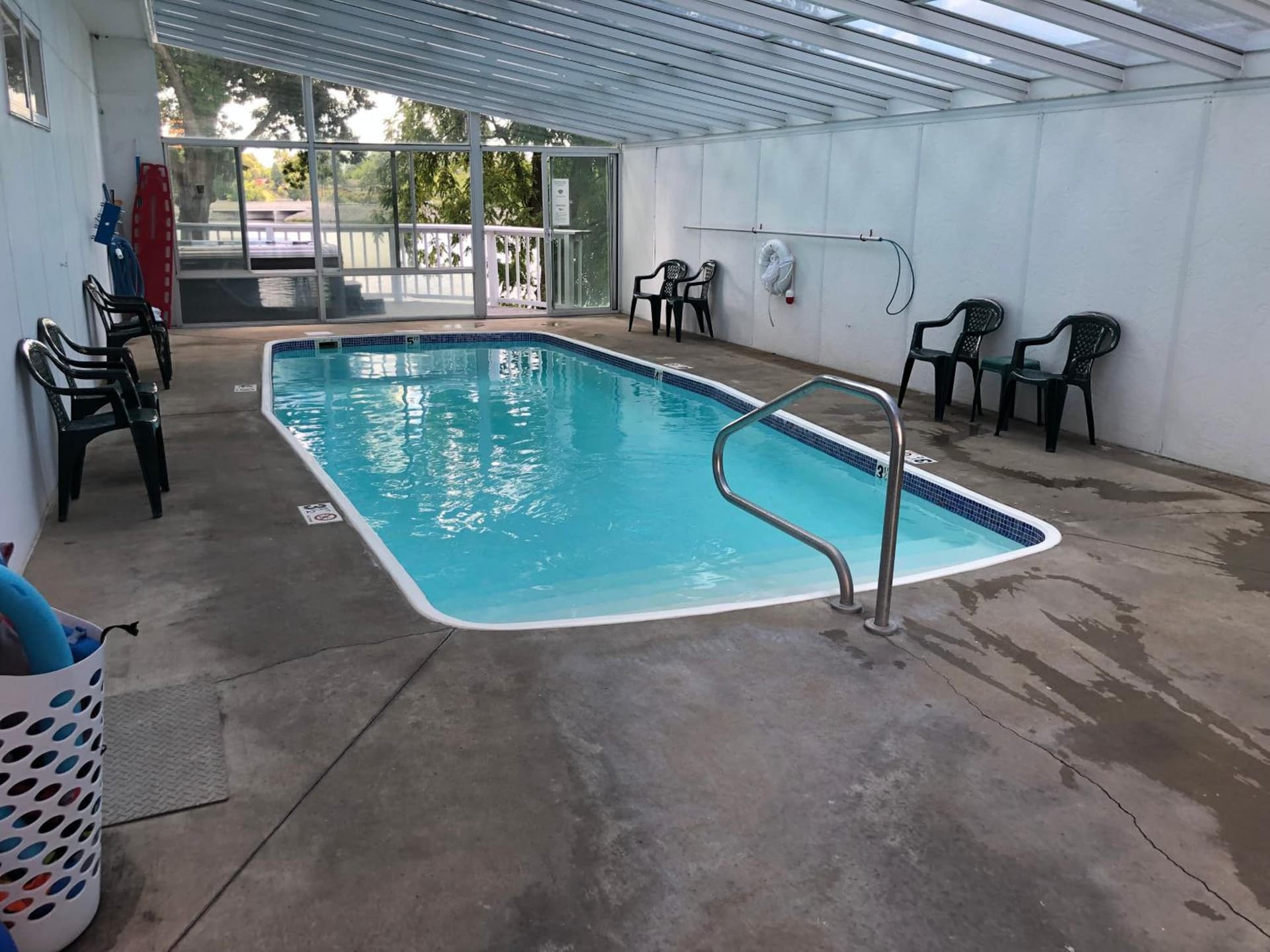 Alexander's Landing interior in Monticello, IN — gallery photo 2
