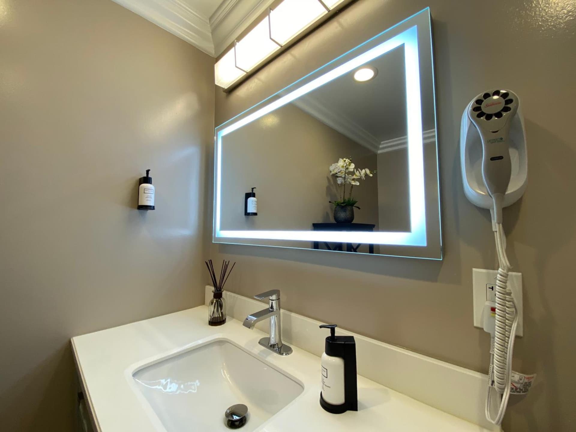 Quality Inn & Suites Santa Maria gallery photo in Santa Maria, CA — image 4