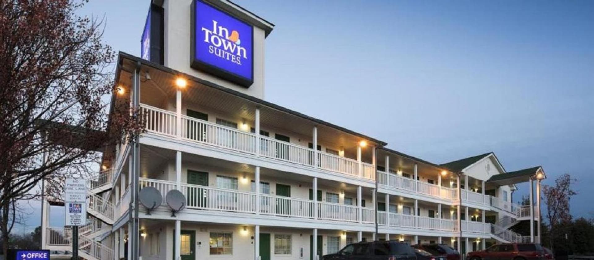 InTown Suites Extended Stay Chesapeake VA - I-64 Crossways Blvd interior in Chesapeake, VA — gallery photo 2