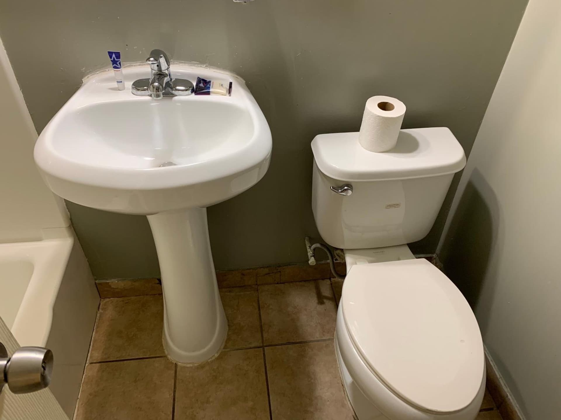 Red Carpet Inn - Norristown property views in Norristown, PA — gallery photo 3