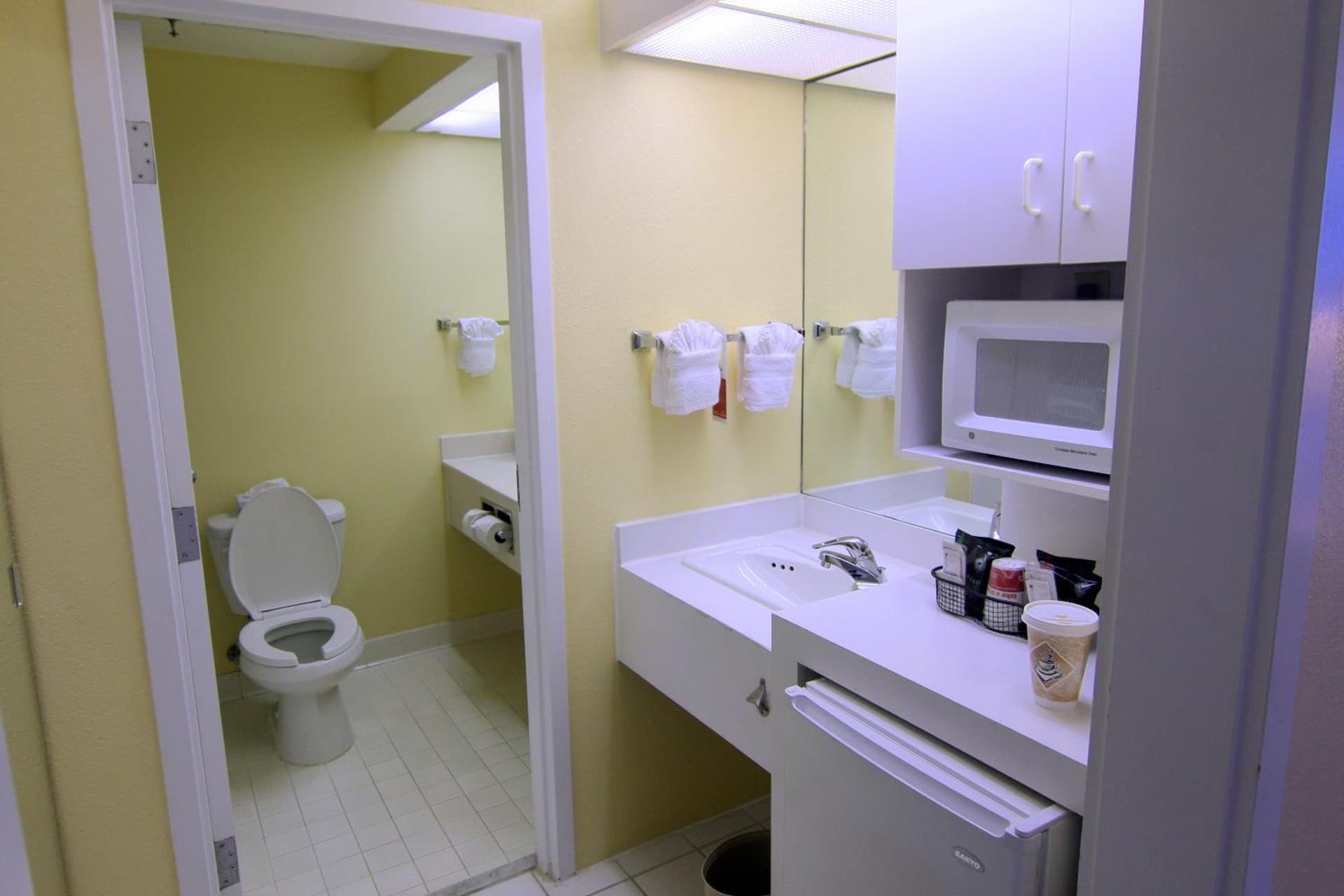 Ramada by Wyndham Kissimmee Gateway - Free Theme Park Shuttle gallery photo in Orlando, FL — image 41