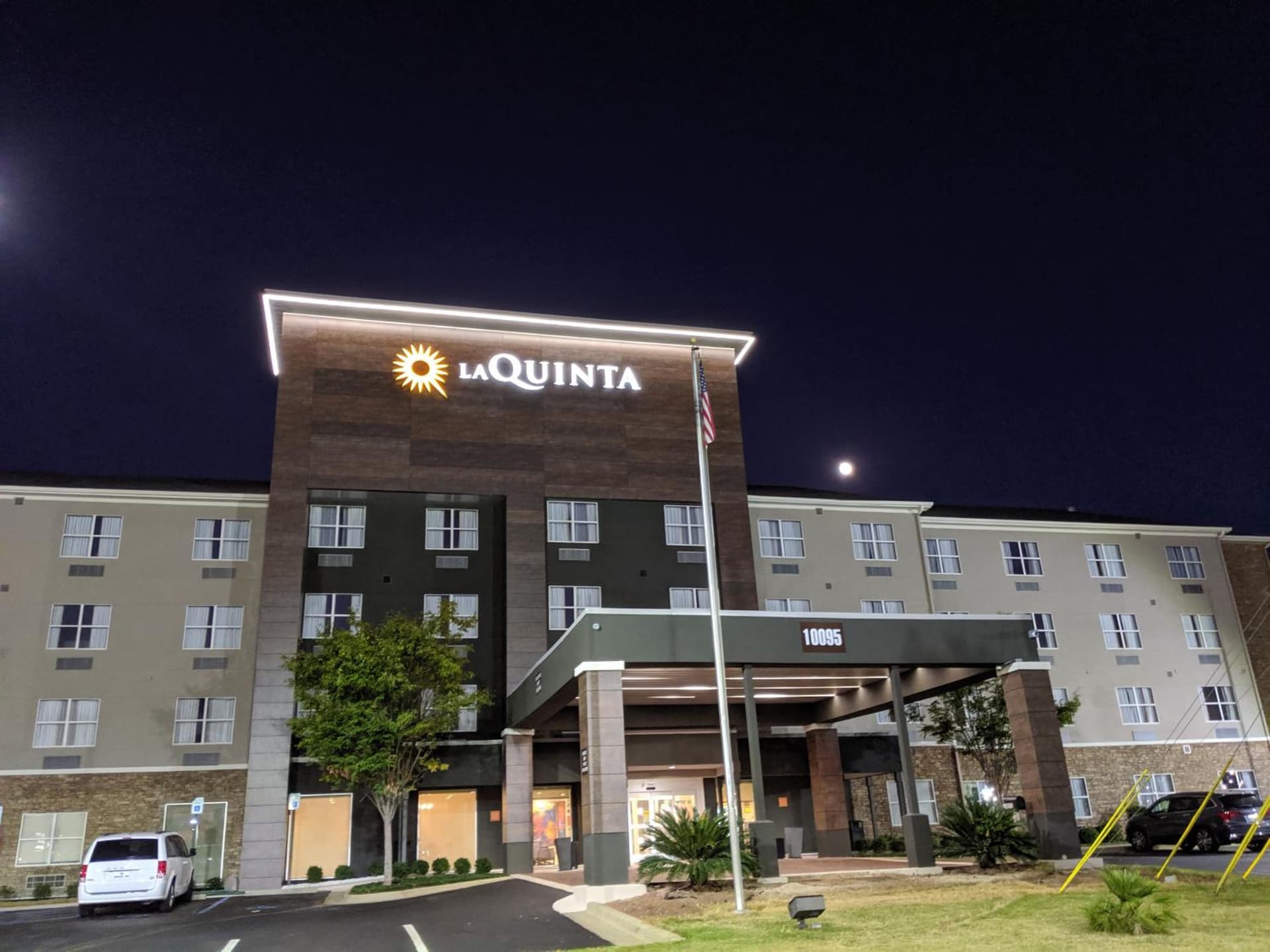 La Quinta by Wyndham Montgomery interior in Montgomery, AL — gallery photo 2