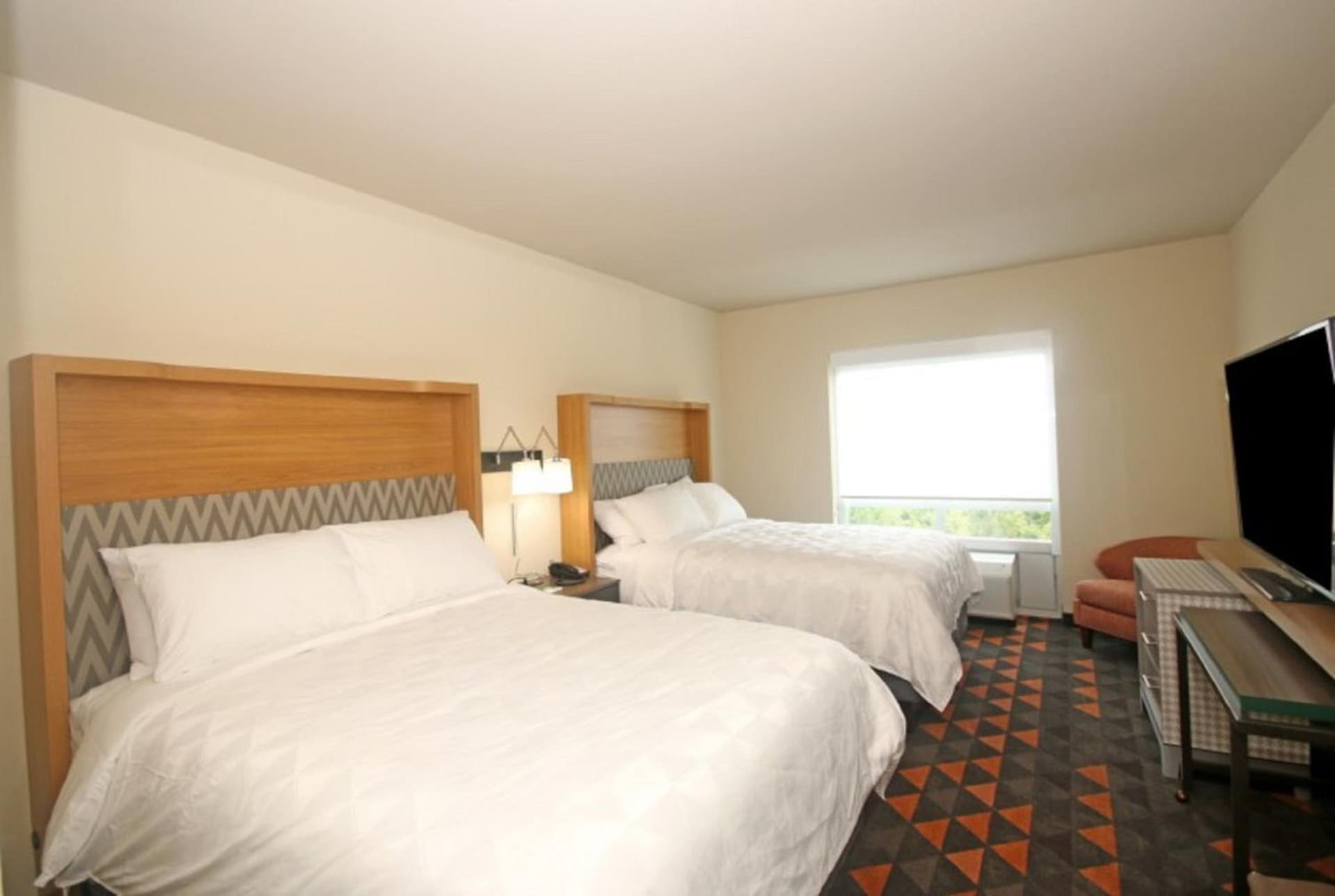 Holiday Inn & Suites - Fayetteville W-Fort Bragg Area by IHG gallery photo in Fayetteville, NC — image 10