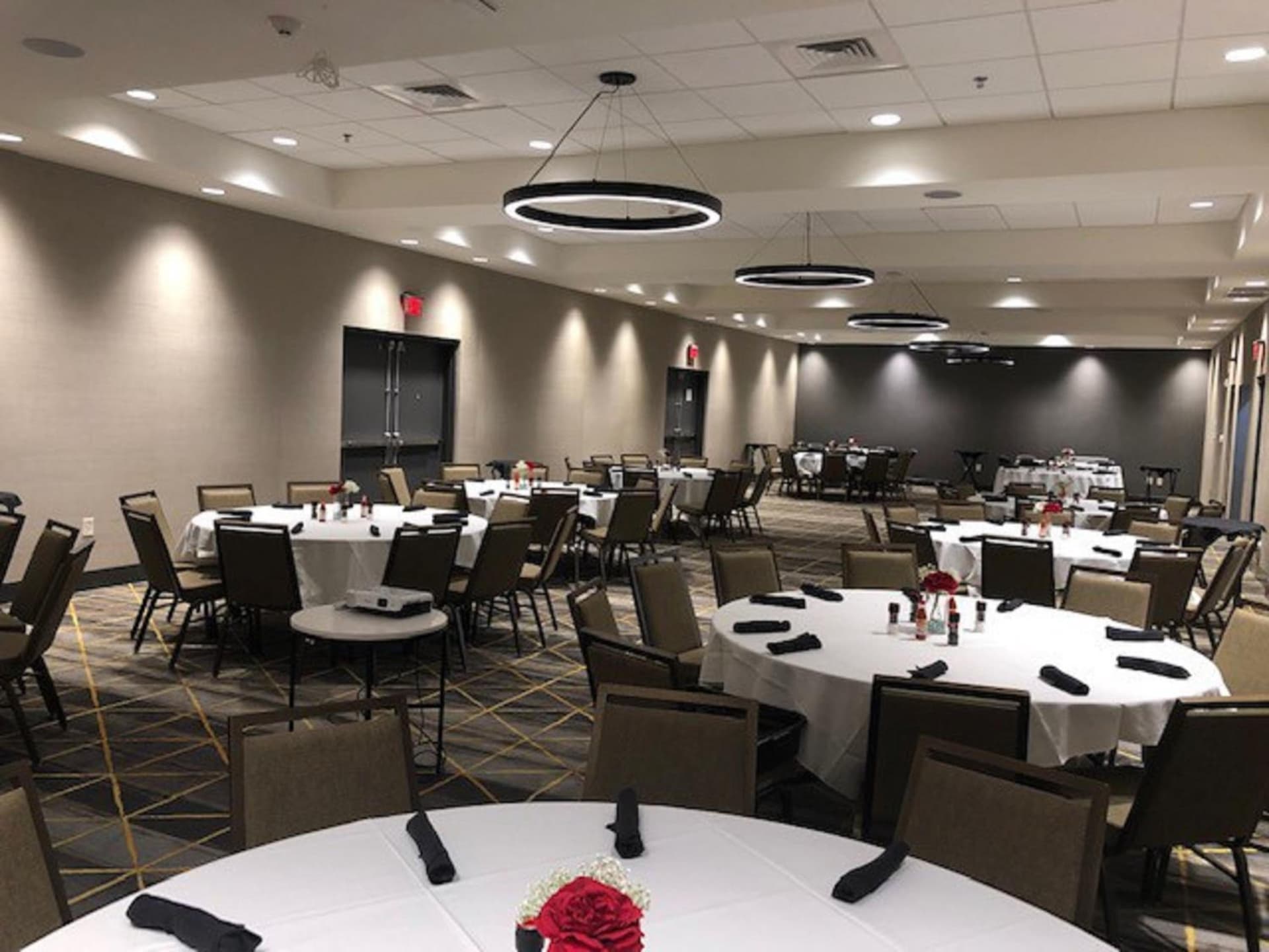 Holiday Inn & Suites - Fayetteville W-Fort Bragg Area by IHG gallery photo in Fayetteville, NC — image 6