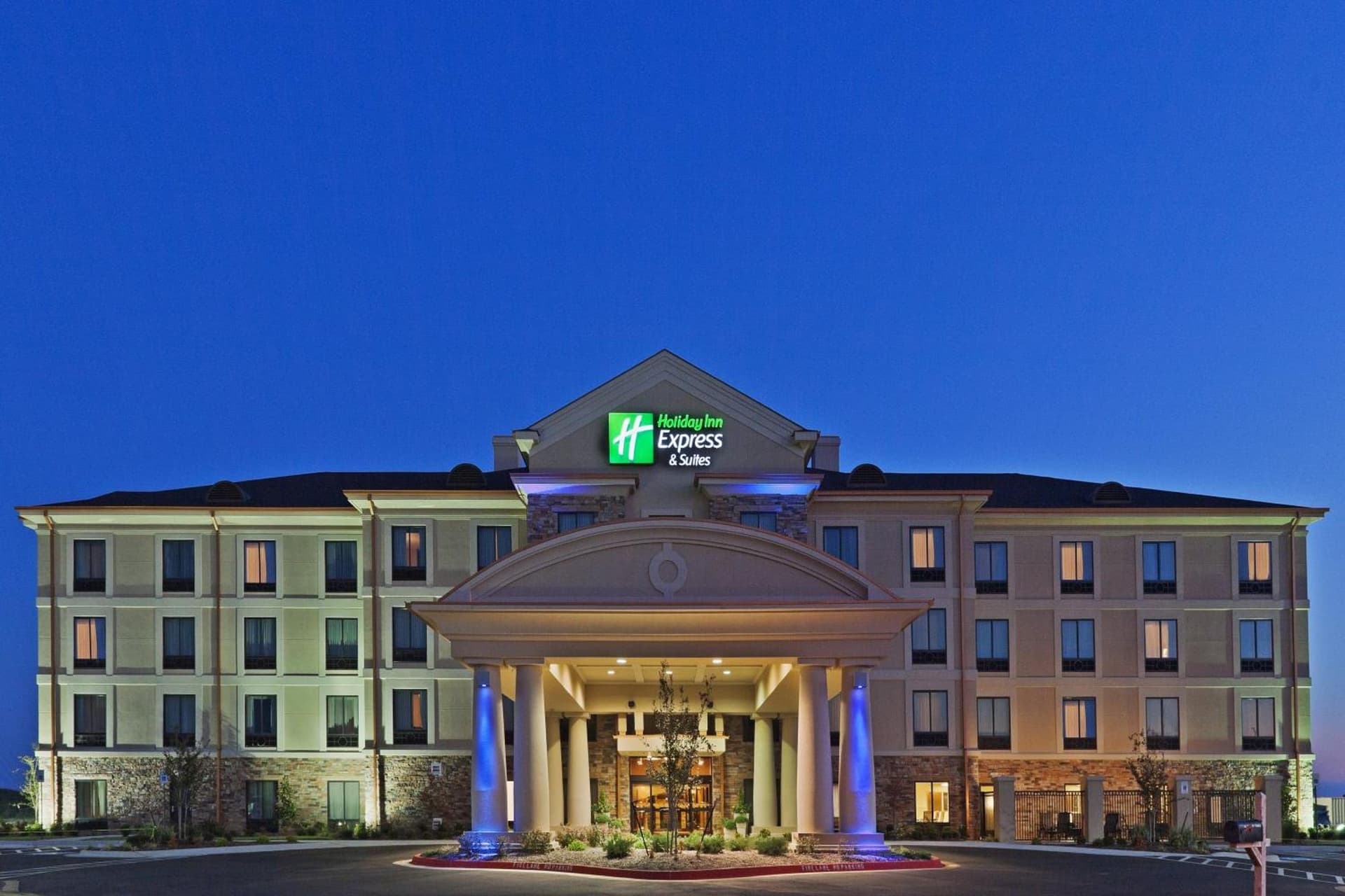 Holiday Inn Express & Suites Poteau by IHG featured exterior or lobby in Poteau, OK — similar hotel