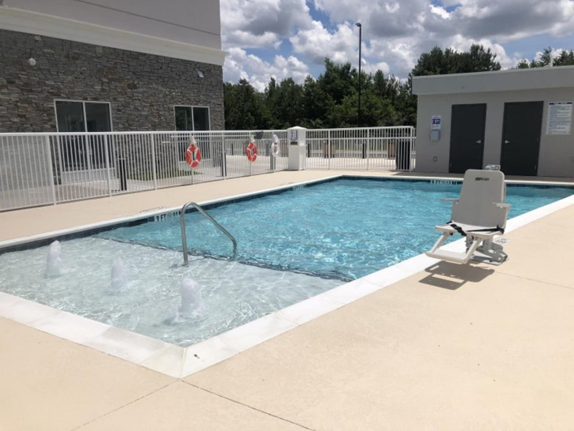 Holiday Inn & Suites - Fayetteville W-Fort Bragg Area by IHG gallery photo in Fayetteville, NC — image 12