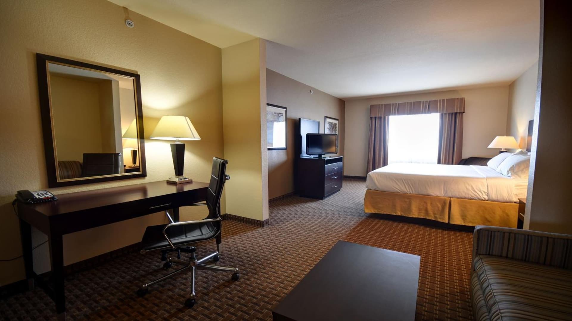 Holiday Inn Express & Suites Del Rio by IHG property views in Del Rio, TX — gallery photo 3