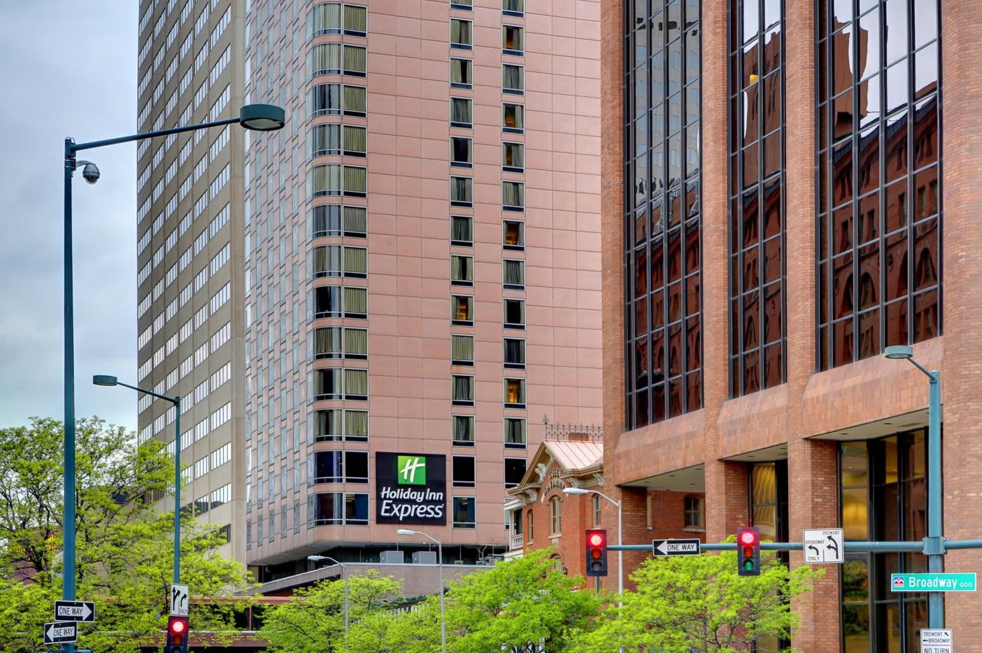 Holiday Inn Express Denver Downtown by IHG featured exterior or lobby in Denver, CO — similar hotel