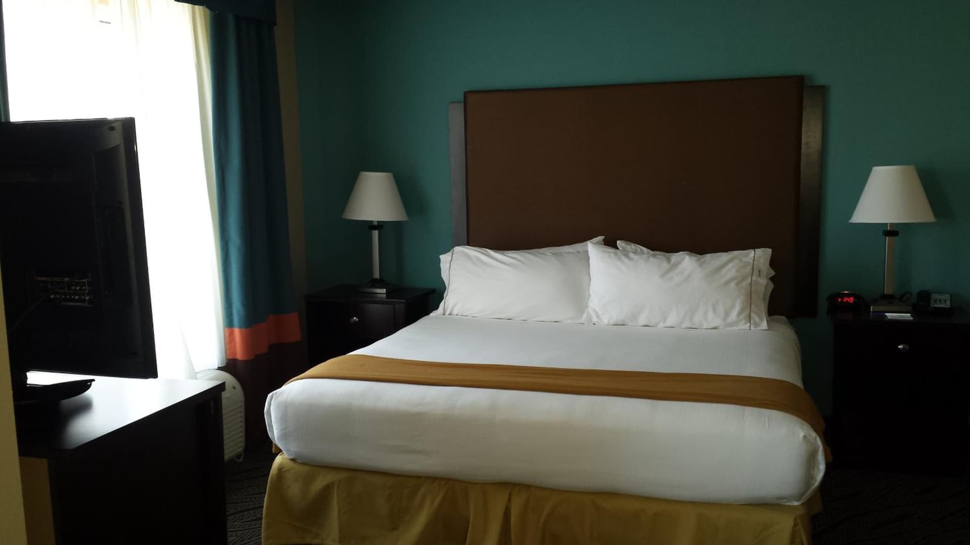Holiday Inn Express & Suites Havelock Northwest New Bern by IHG gallery photo in Havelock, NC — image 21