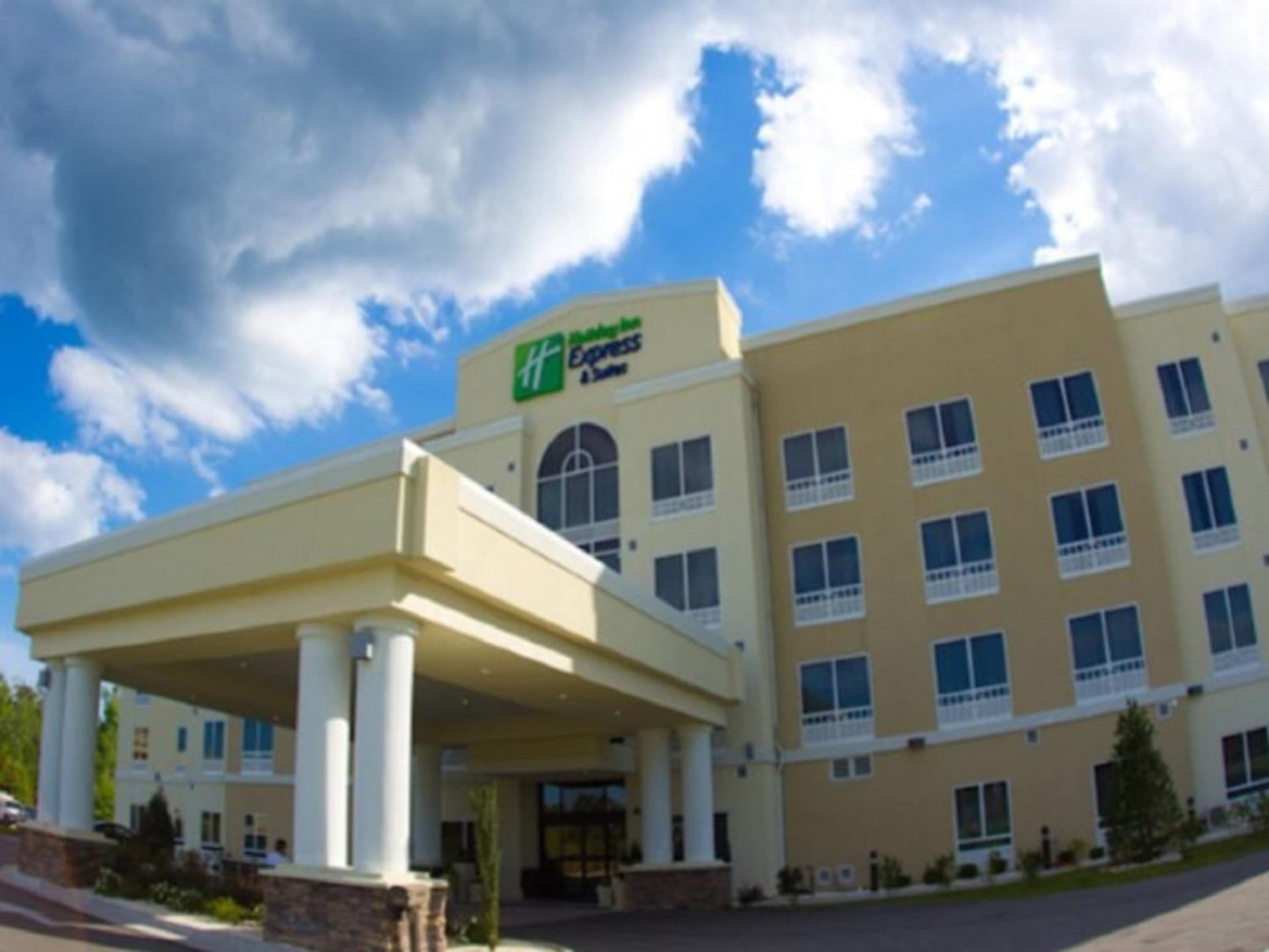 Holiday Inn Express & Suites Havelock Northwest New Bern by IHG featured exterior or lobby in Havelock, NC — similar hotel