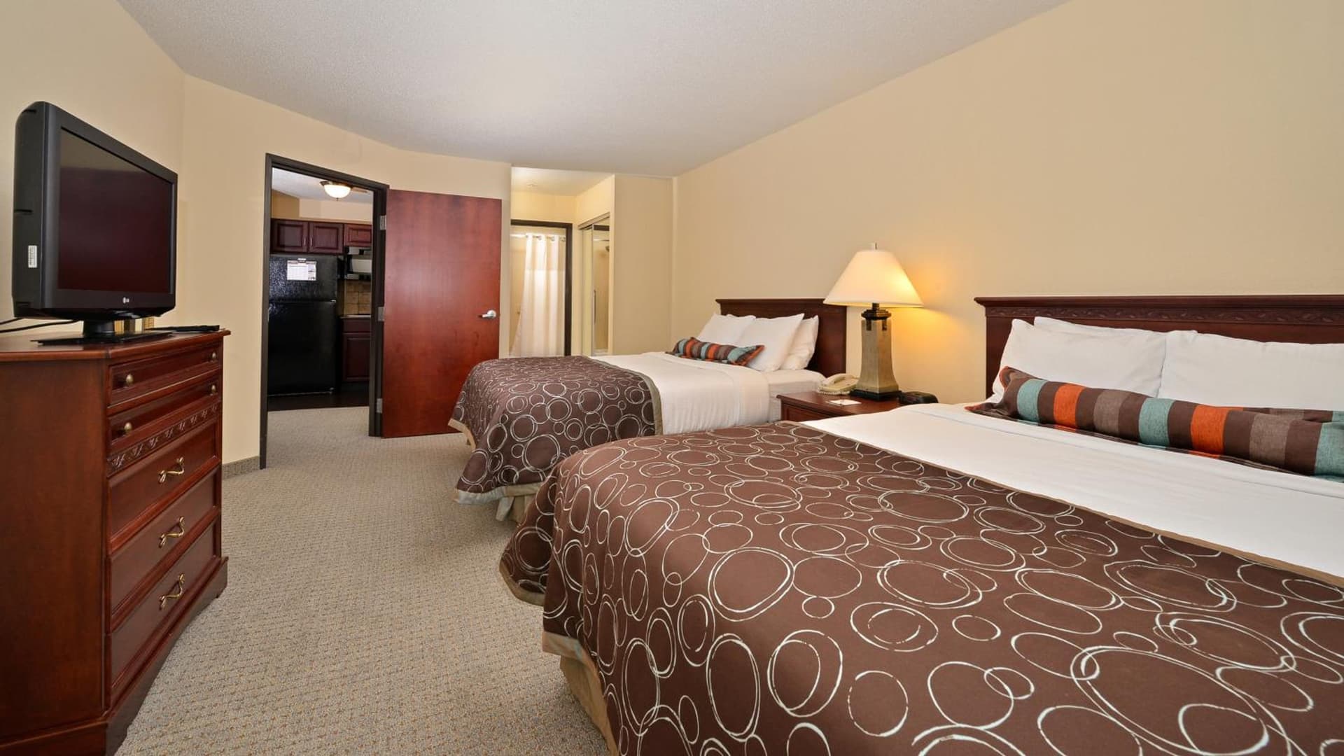 Staybridge Suites West Des Moines by IHG property views in Clive, IA — gallery photo 3
