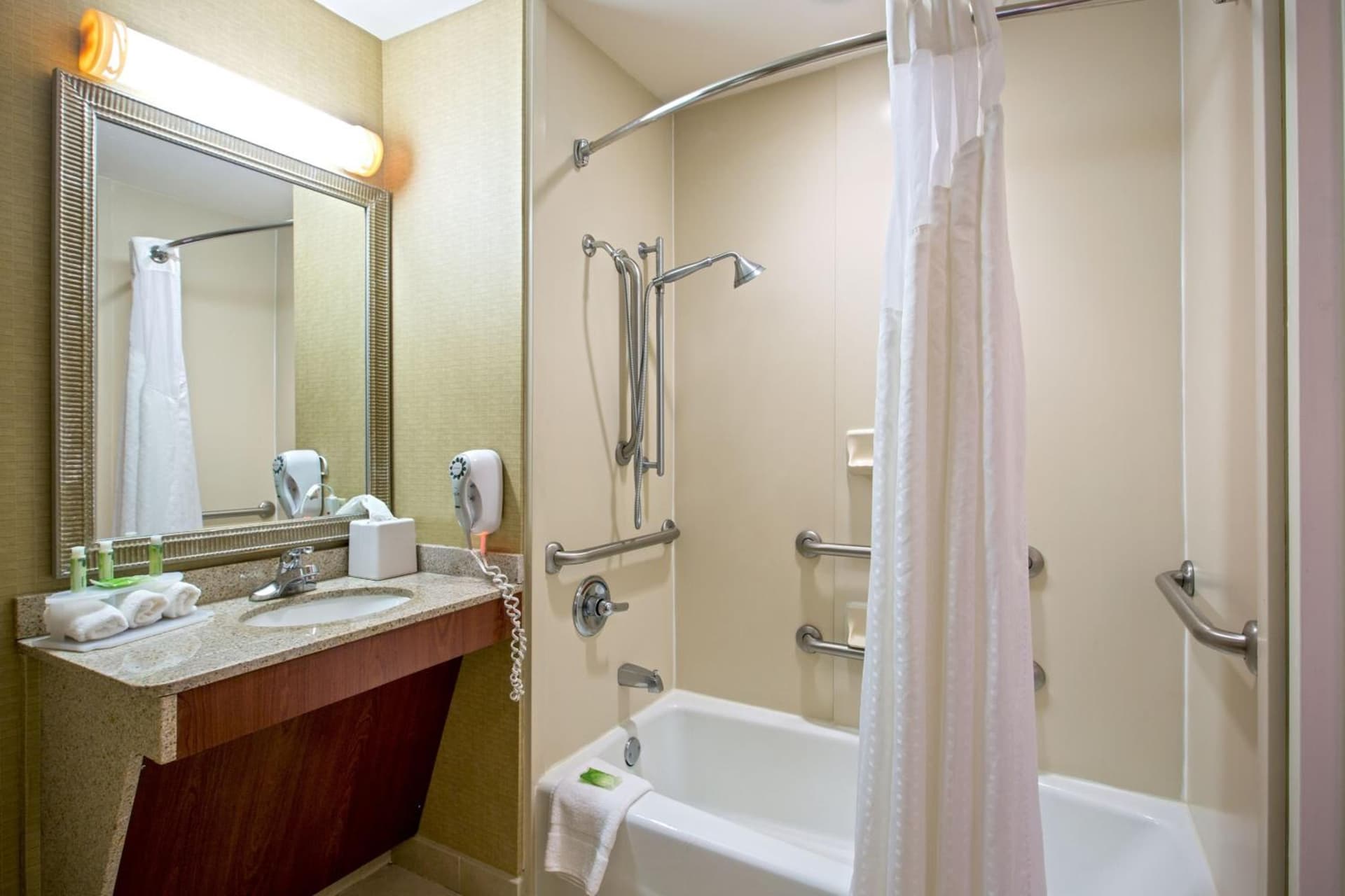 Holiday Inn Express Hotel & Suites Jackson - Flowood by IHG gallery photo in Flowood, MS — image 30