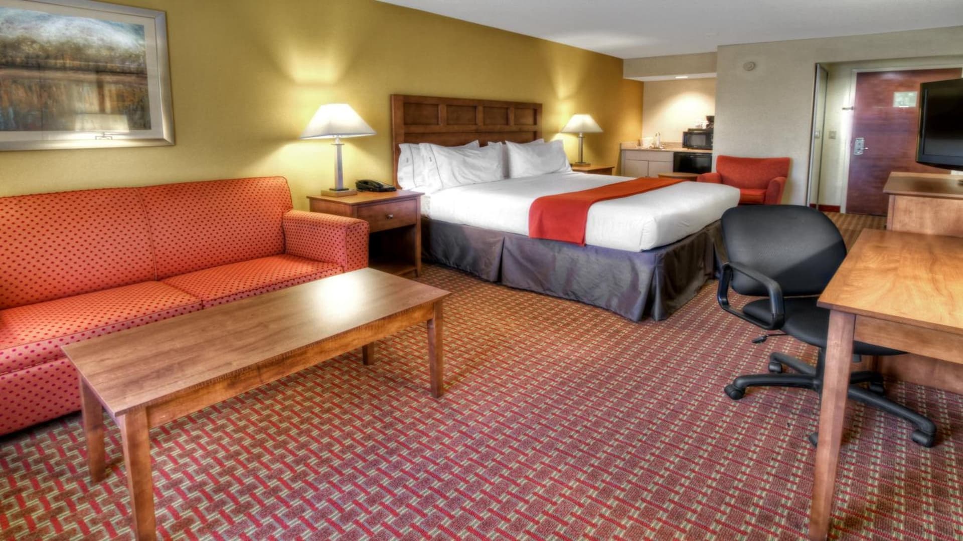 Holiday Inn Express Greenville by IHG interior in Greenville, NC — gallery photo 2