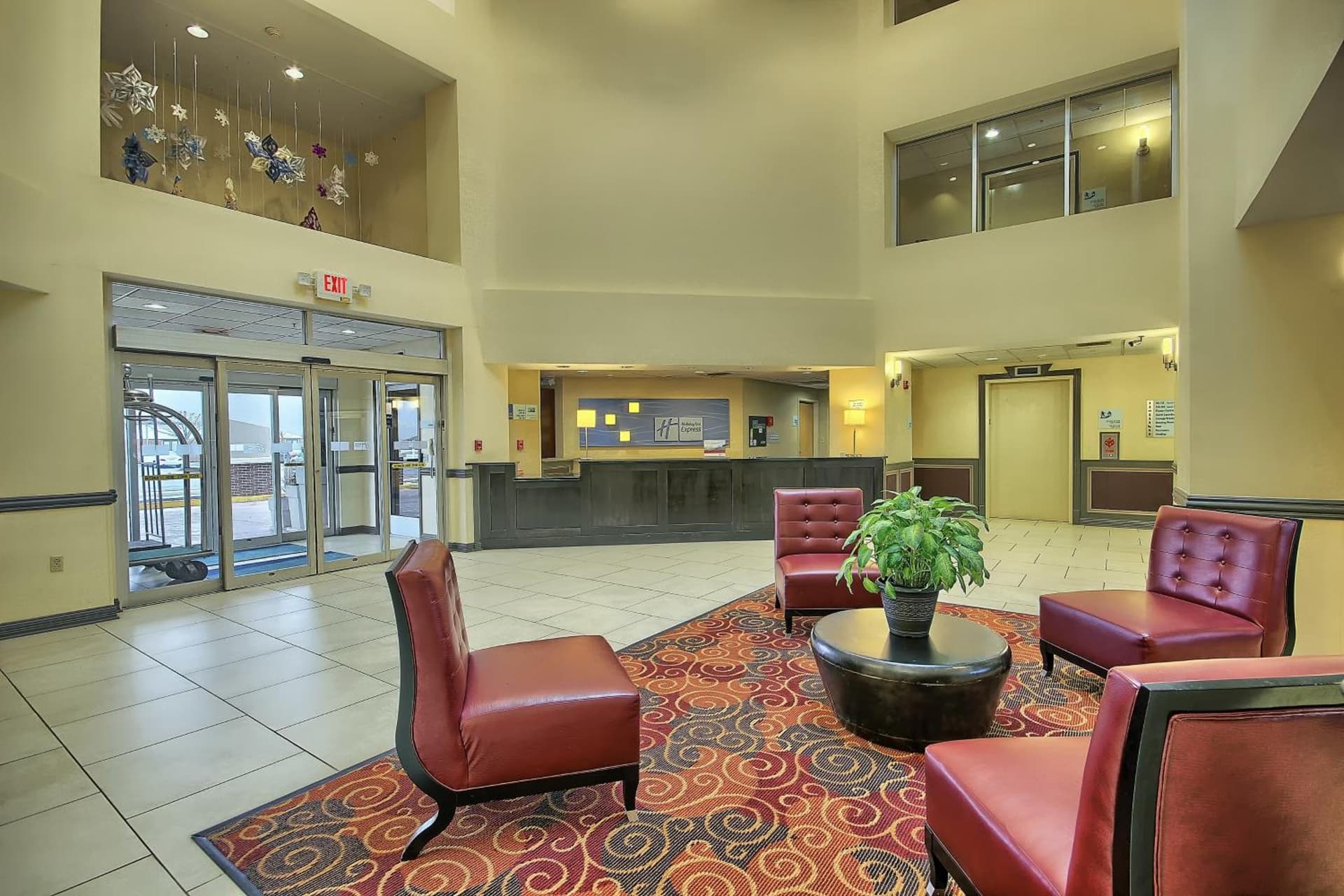 Holiday Inn Express Hotel & Suites Grove City by IHG interior in Grove City, OH — gallery photo 2