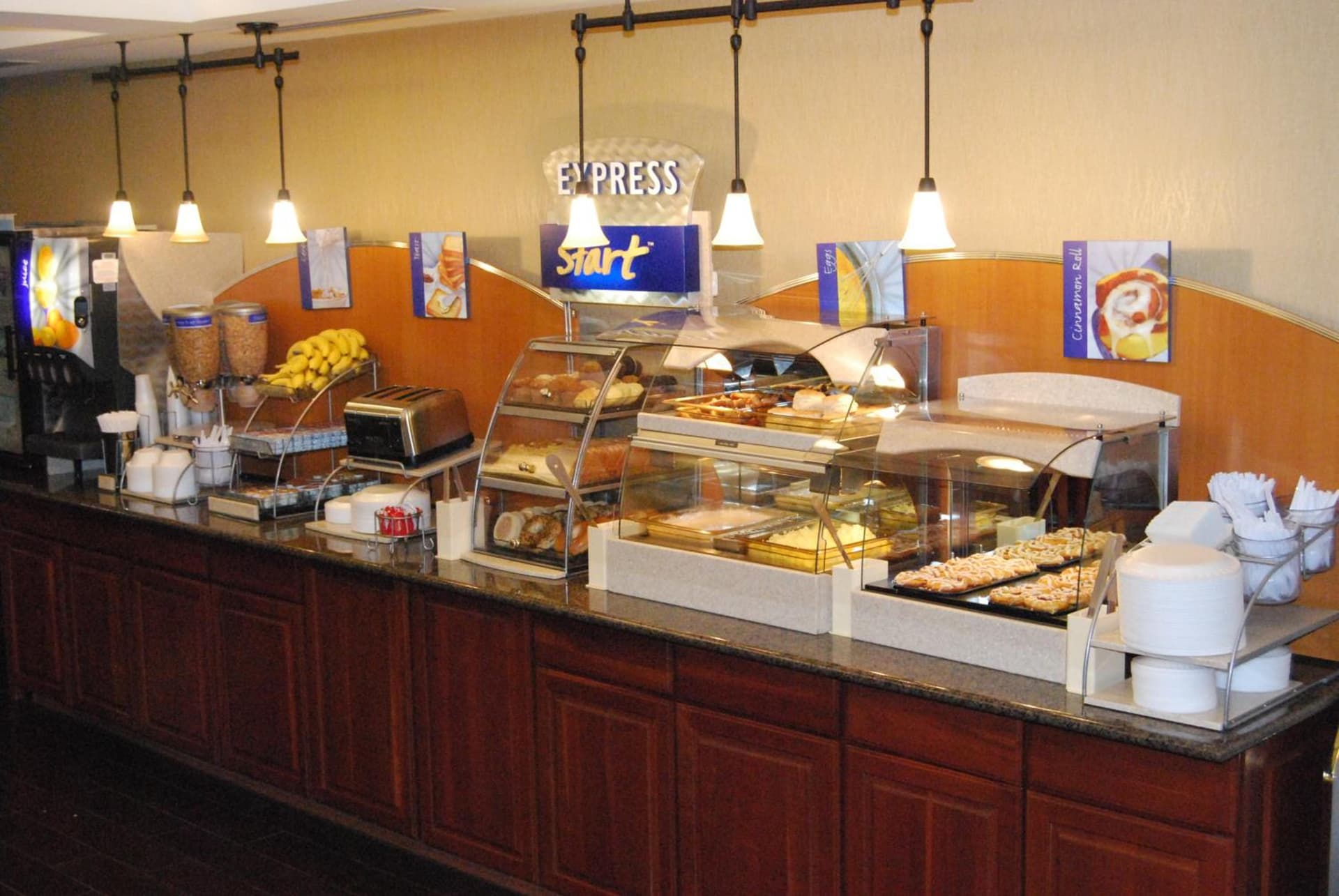 Holiday Inn Express Hotel & Suites Auburn Hills by IHG gallery photo in Auburn Hills, MI — image 35