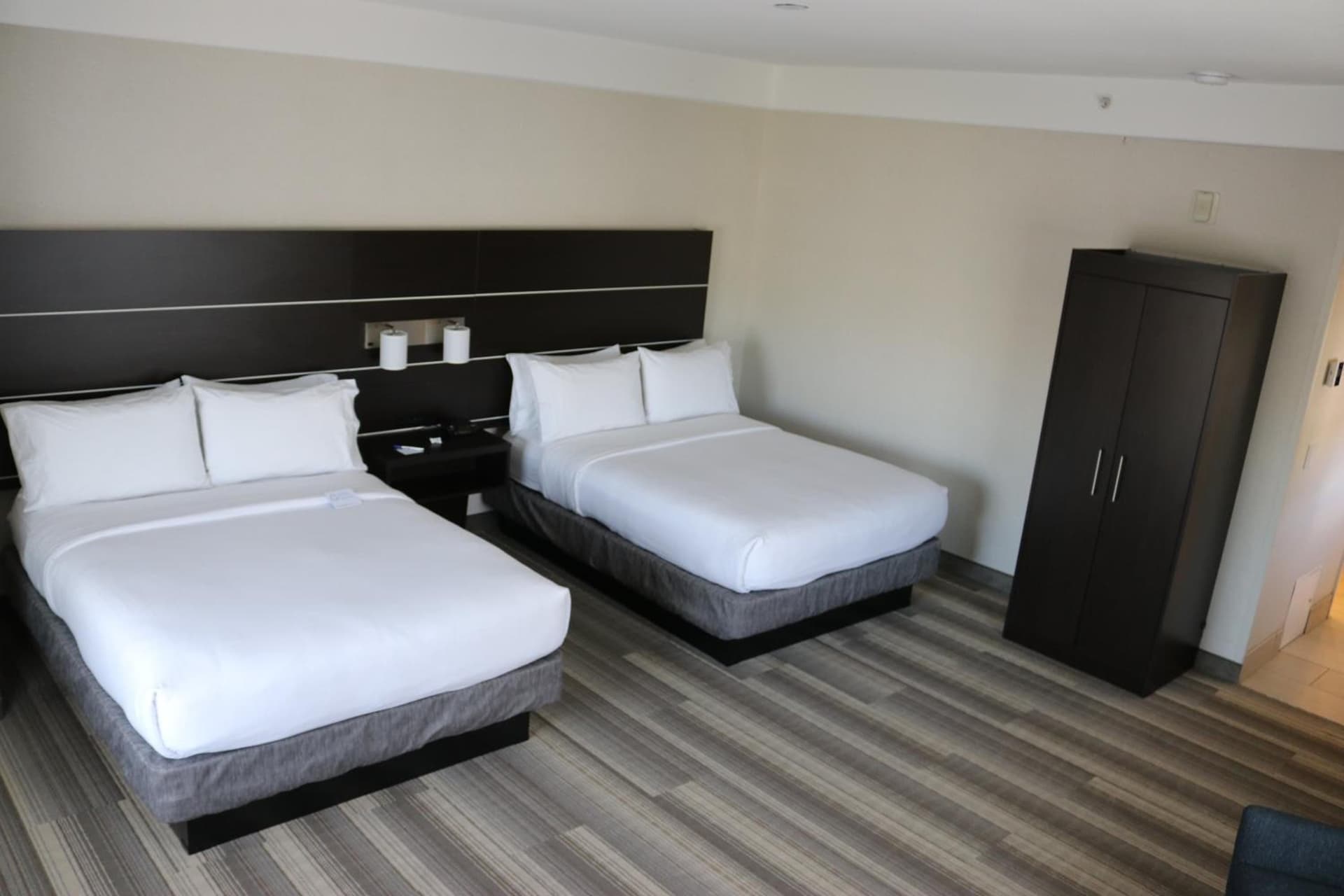Holiday Inn Express Hotel & Suites El Dorado Hills by IHG gallery photo in El Dorado Hills, CA — image 71