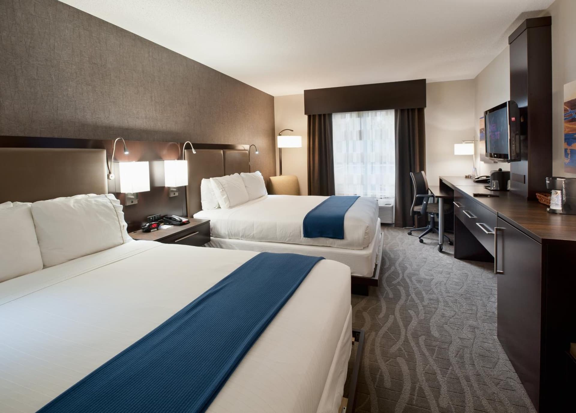 Holiday Inn Express & Suites Dayton South - I-675 by IHG interior in Shanersville, OH — gallery photo 2
