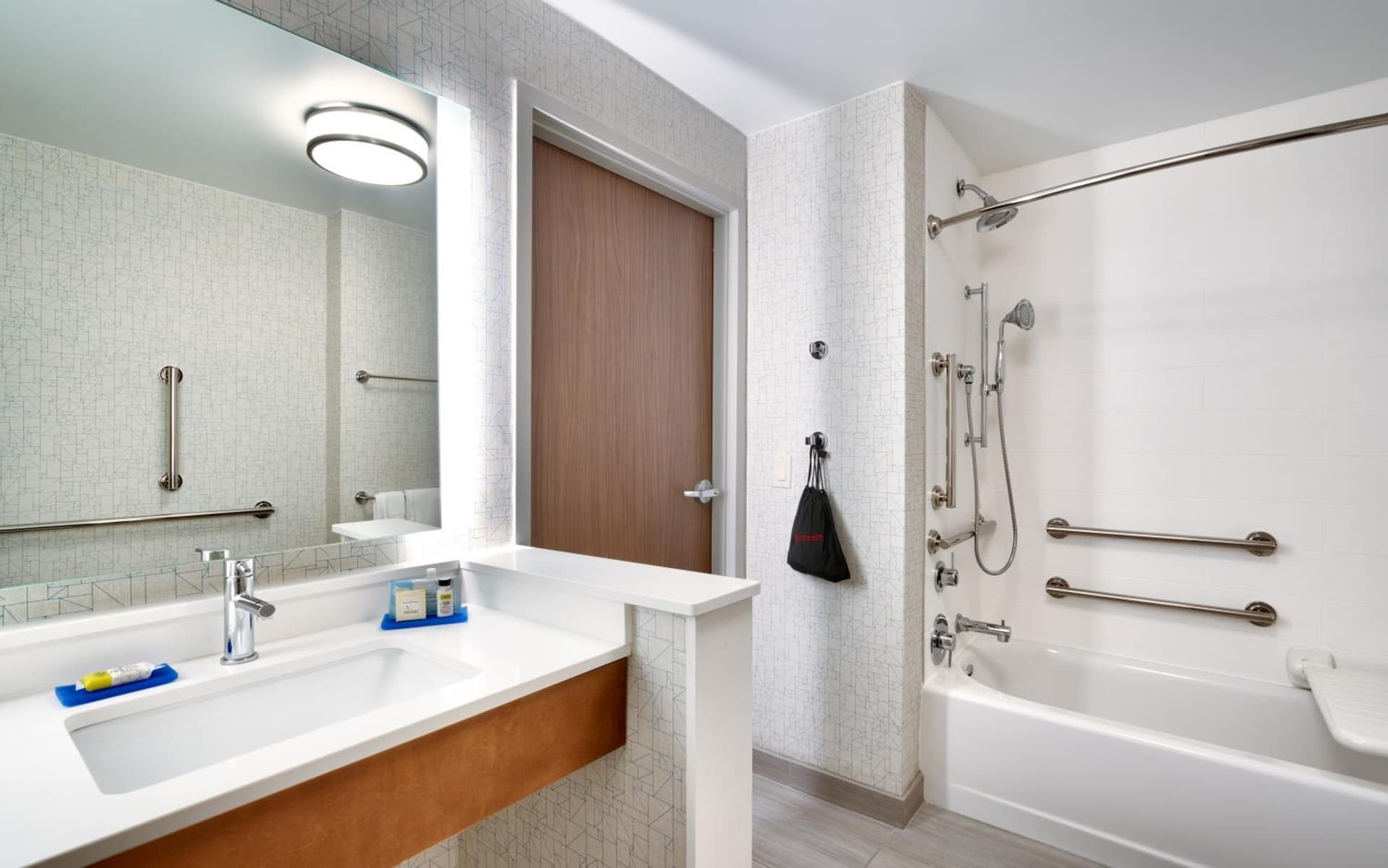 Holiday Inn Express & Suites - Gainesville I-75 by IHG gallery photo in Gainesville, FL — image 9