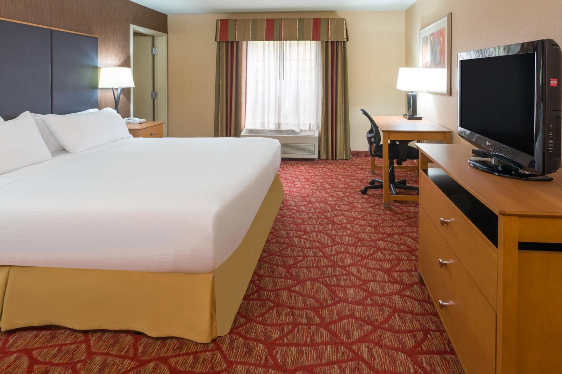Holiday Inn Express Grants Pass by IHG gallery photo in Grants Pass, OR — image 45