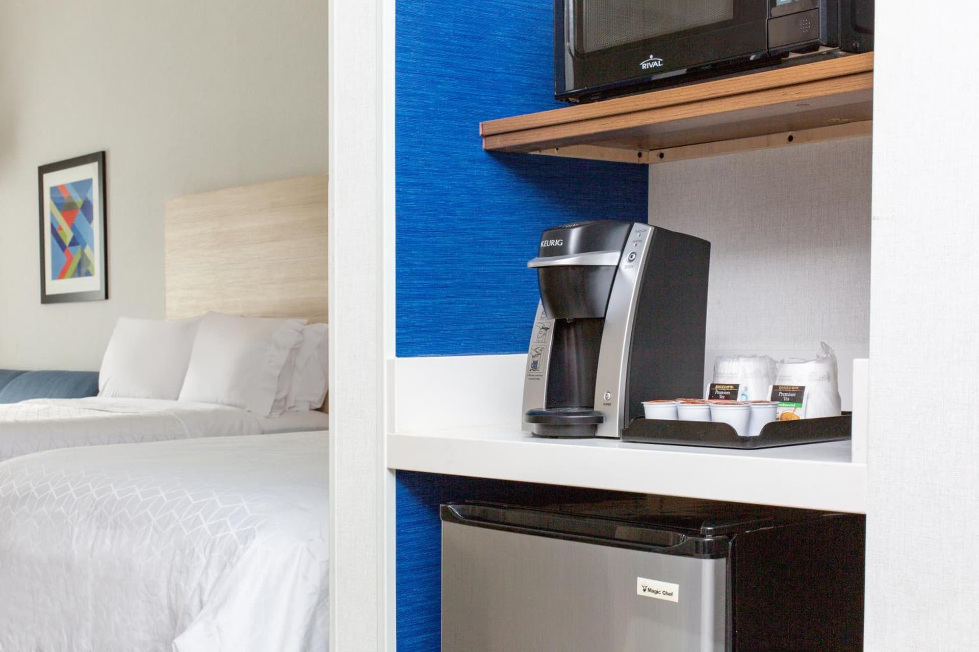 Holiday Inn Express Ontario by IHG property views in Creekside, CA — gallery photo 3