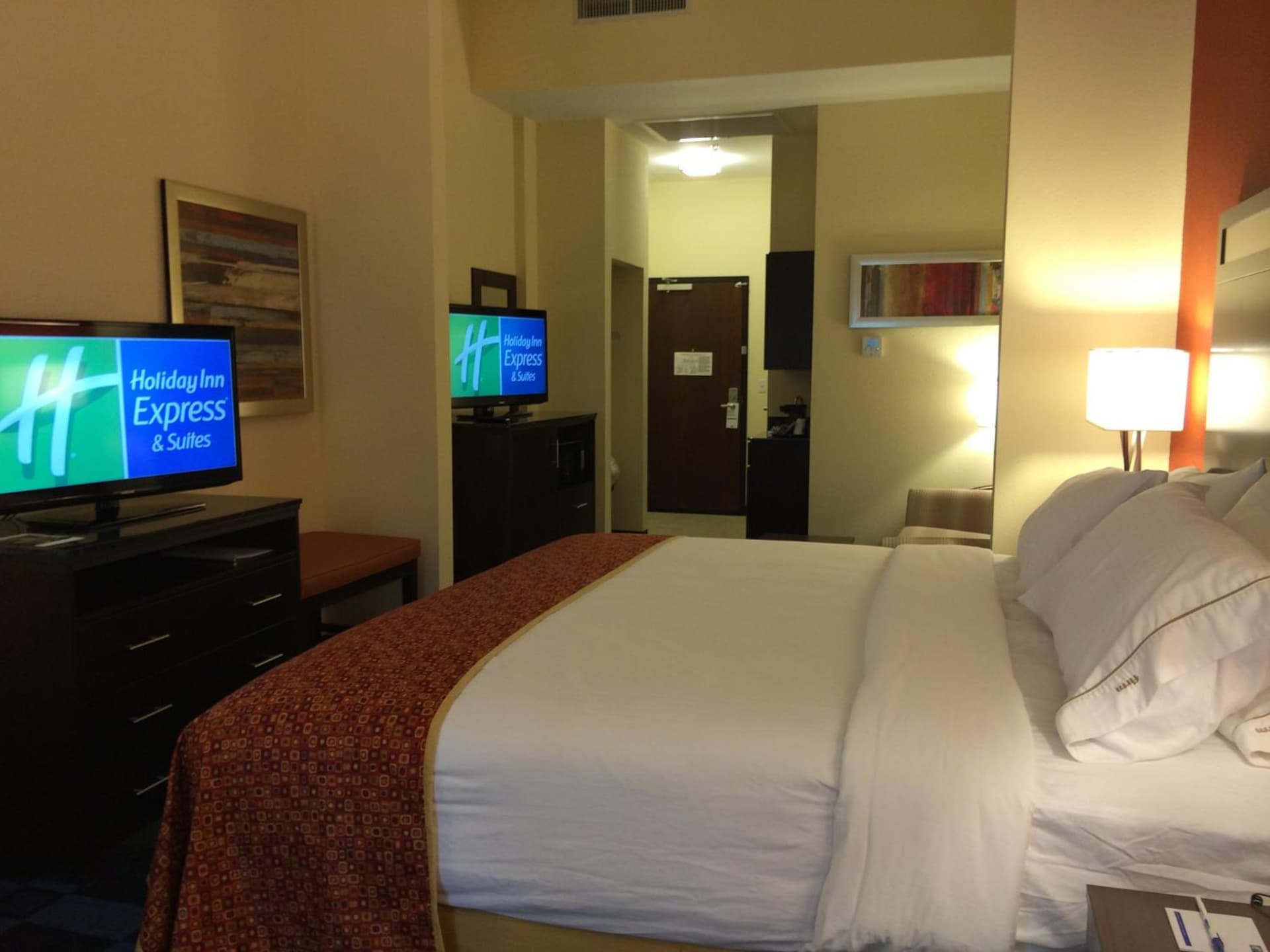 Holiday Inn Express Hotel & Suites Columbia Univ Area-Hwy 63 by IHG property views in Columbia, MO — gallery photo 3