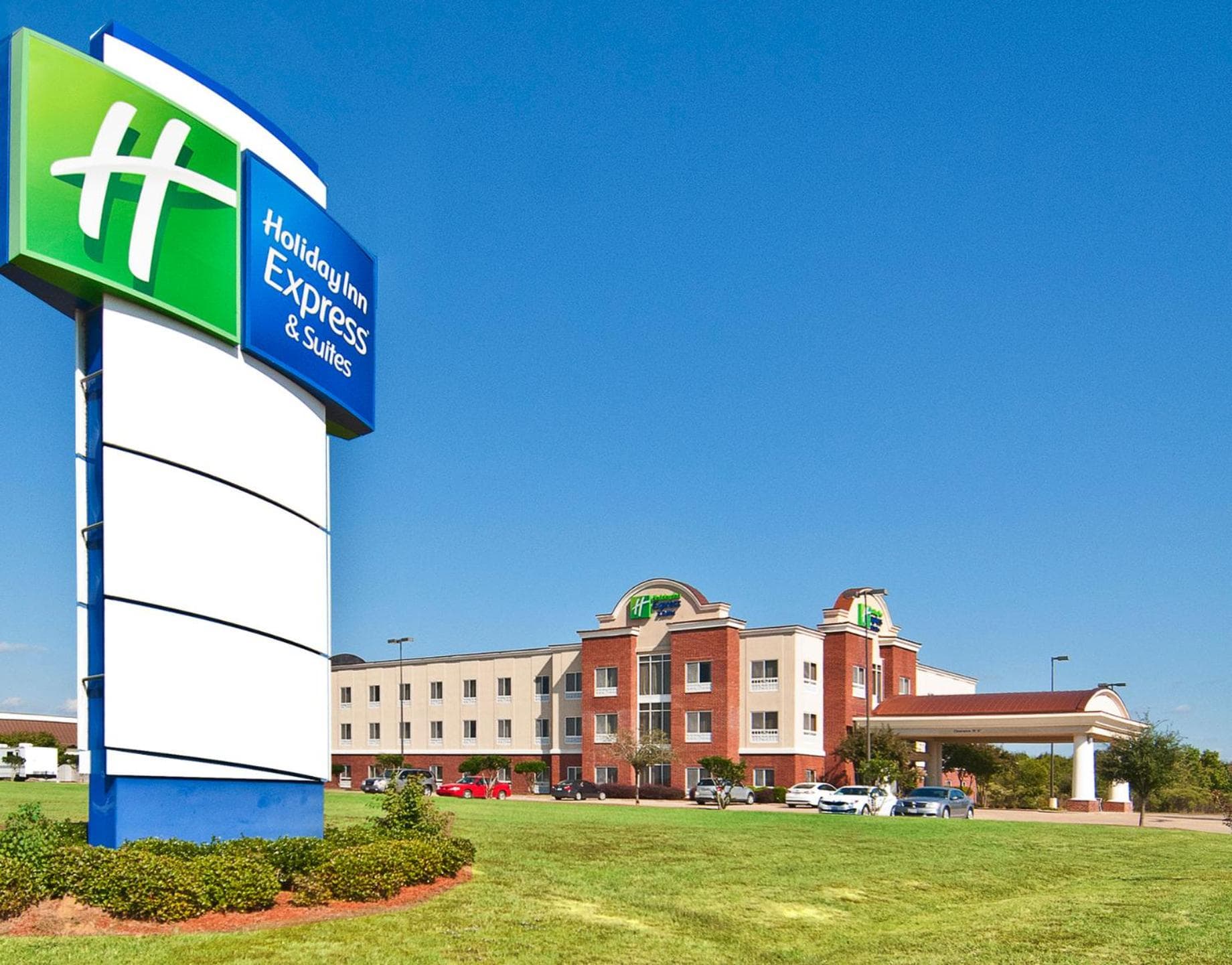 Holiday Inn Express Hotel & Suites Canton by IHG interior in Canton, MS — gallery photo 2