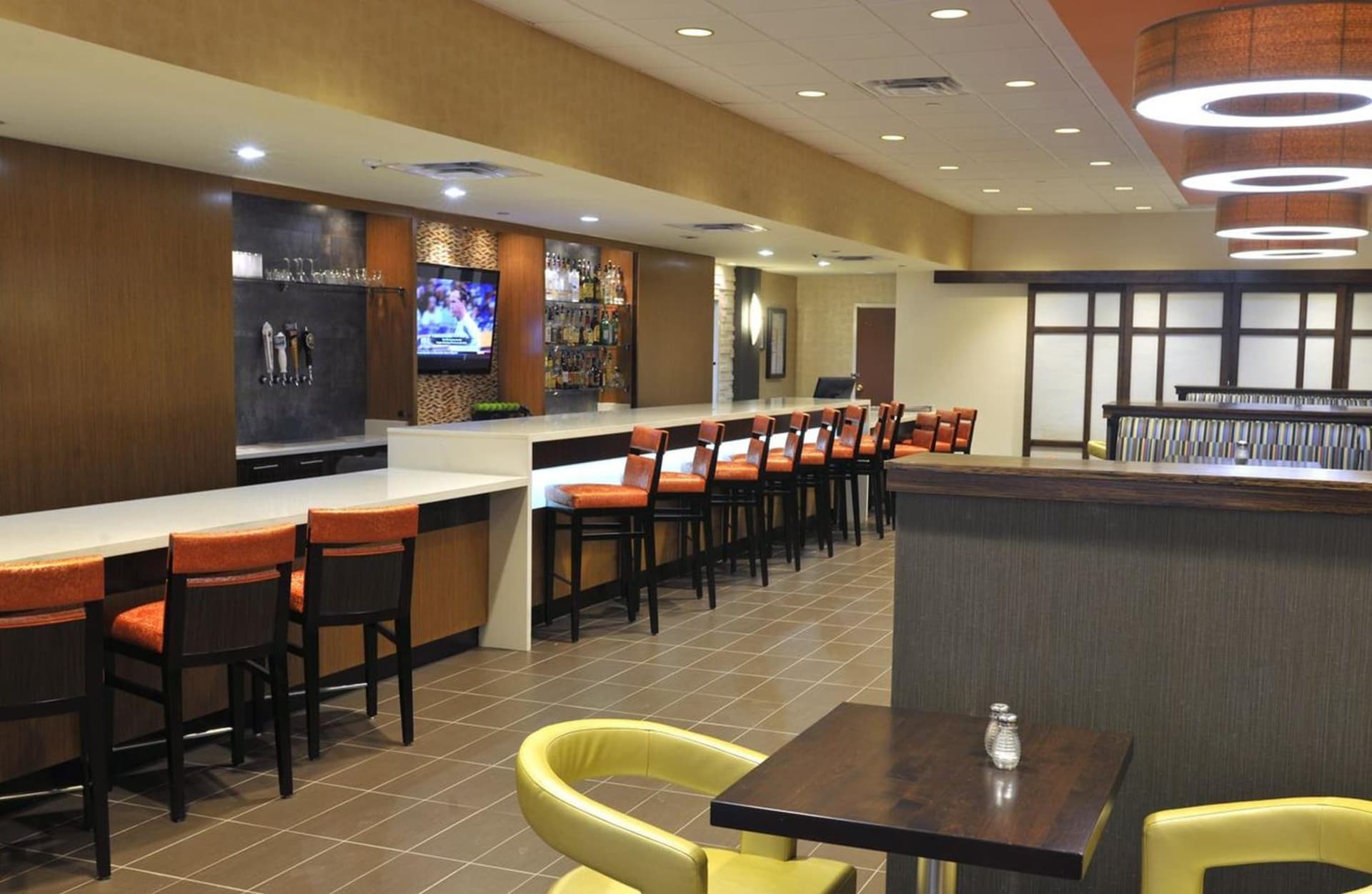 Holiday Inn and Suites Charleston West by IHG gallery photo in Charleston, WV — image 35