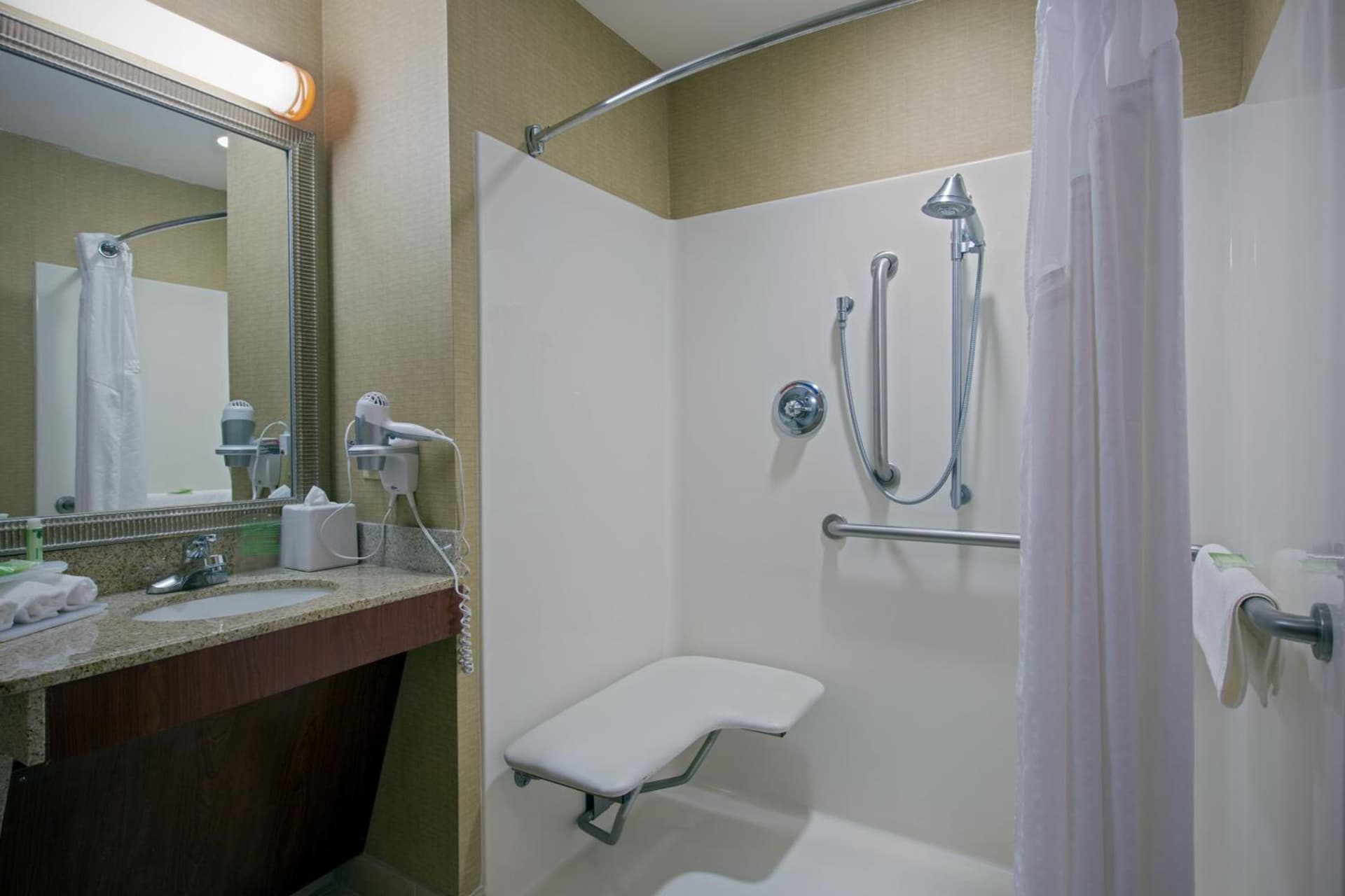 Holiday Inn Express Hotel & Suites Jackson - Flowood by IHG gallery photo in Flowood, MS — image 13