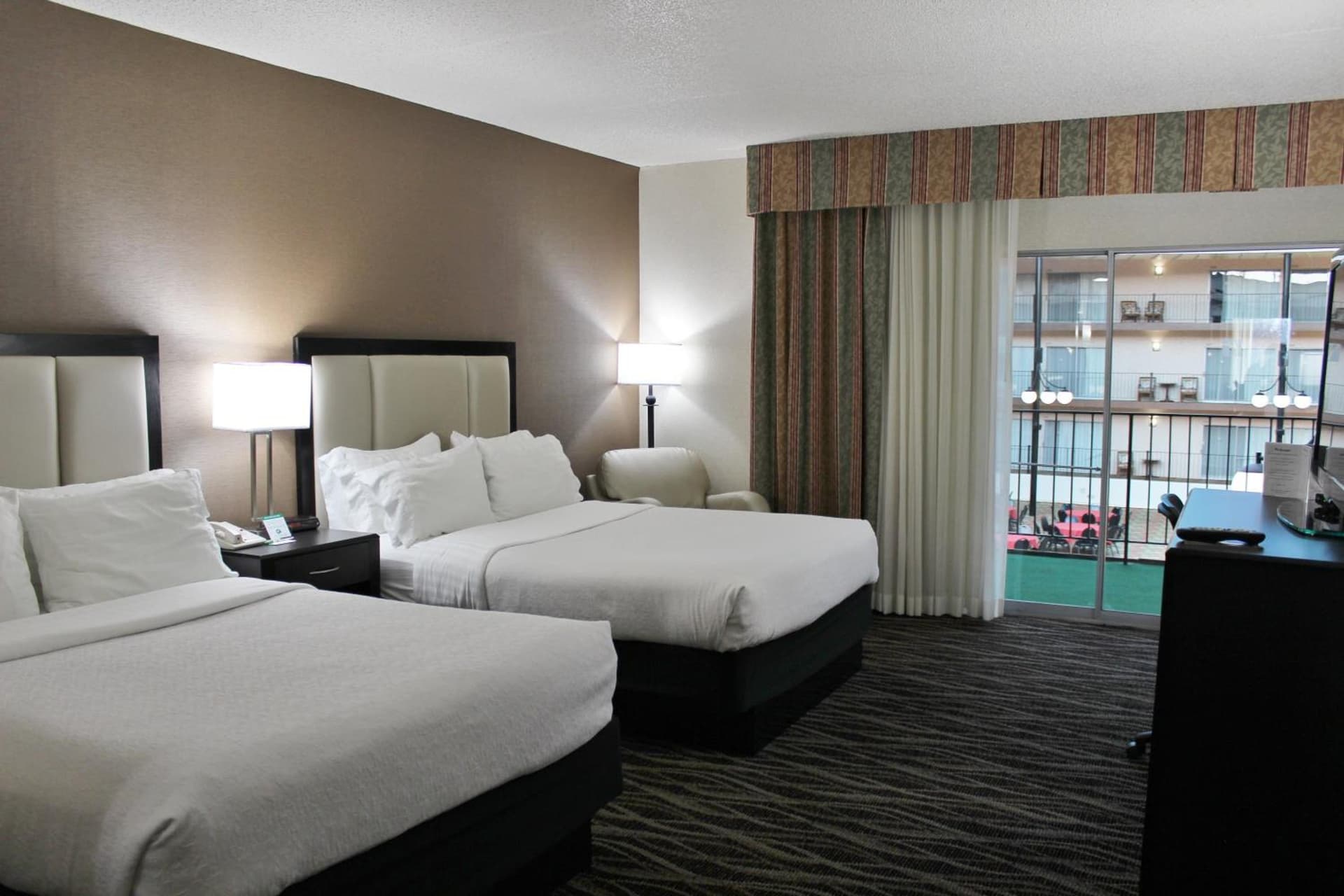 Holiday Inn Des Moines-Airport Conf Center by IHG gallery photo in Des Moines, IA — image 15