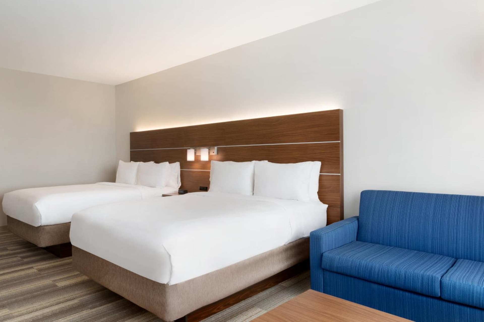 Holiday Inn Express & Suites - Cincinnati NE - Red Bank Road by IHG gallery photo in Cincinnati, OH — image 10
