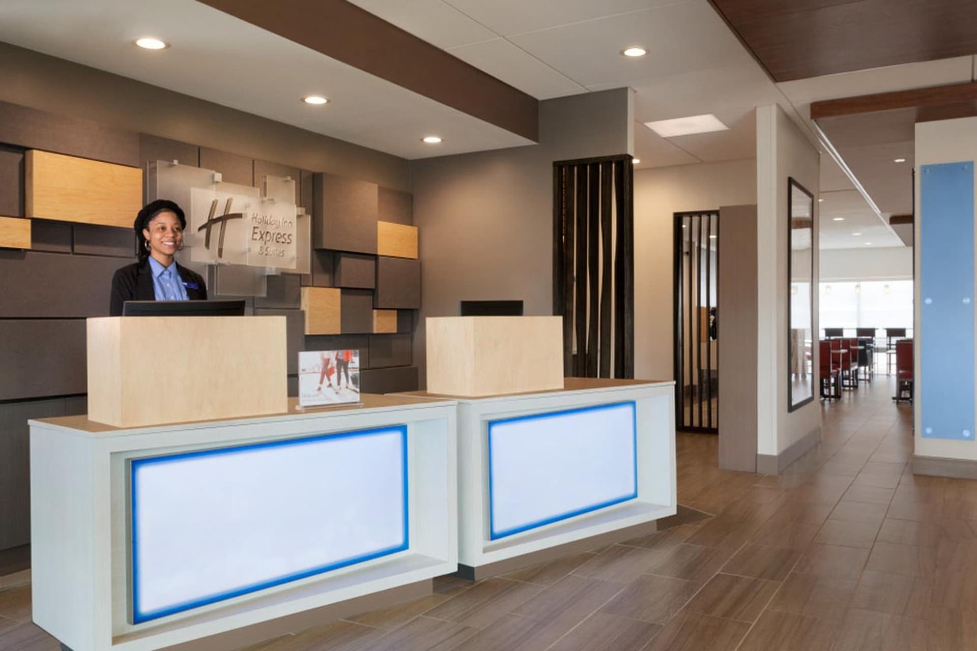 Holiday Inn Express & Suites - Cincinnati NE - Red Bank Road by IHG interior in Cincinnati, OH — gallery photo 2