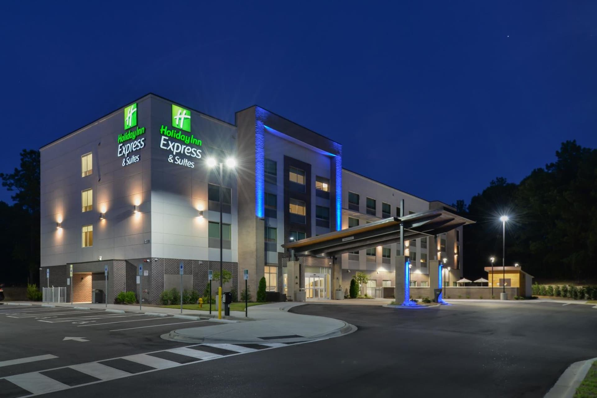 Holiday Inn Express & Suites Charlotte - Ballantyne by IHG gallery photo in Charlotte, NC — image 9