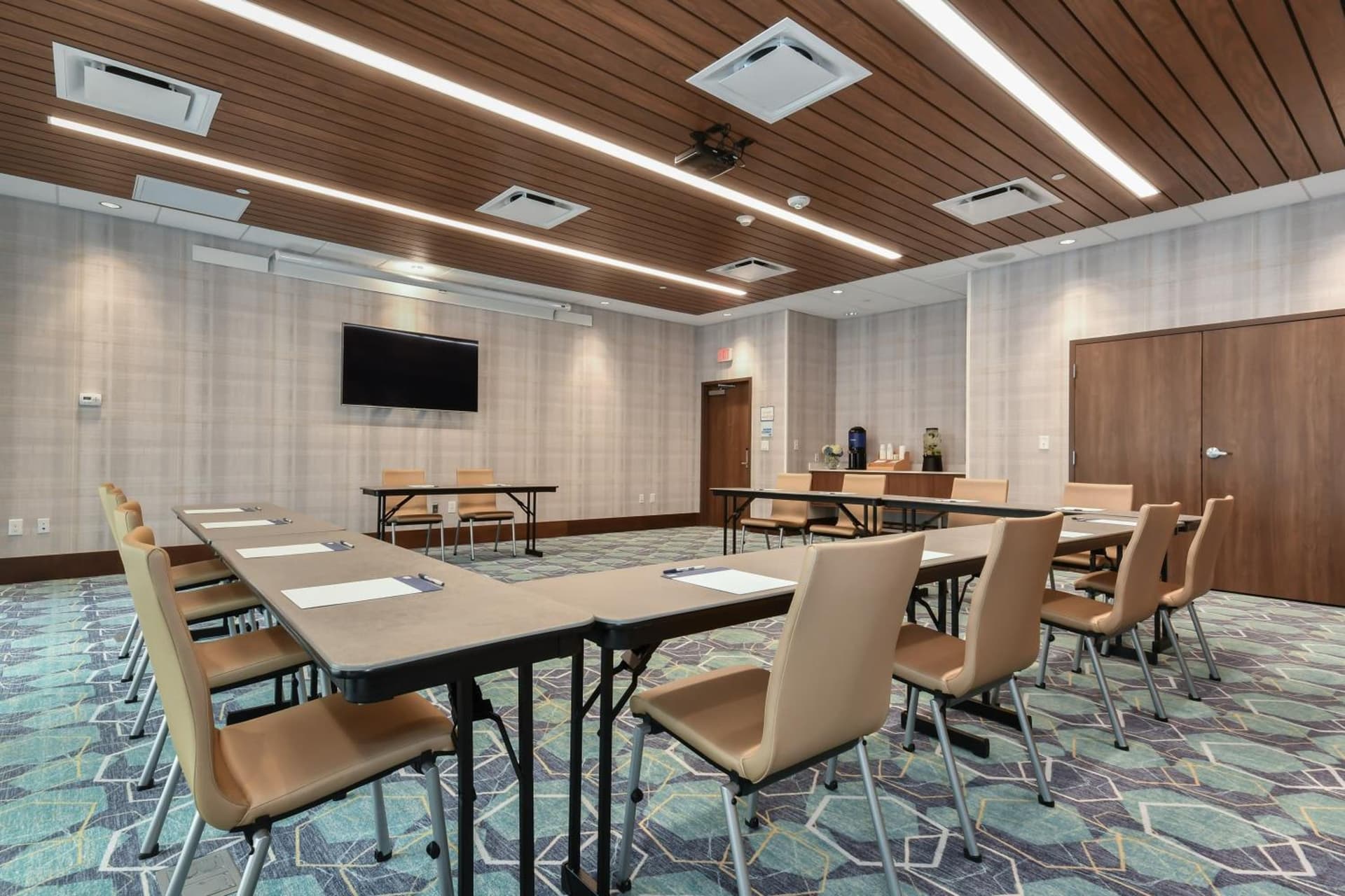 Holiday Inn Express & Suites Charlotte - Ballantyne by IHG gallery photo in Charlotte, NC — image 19