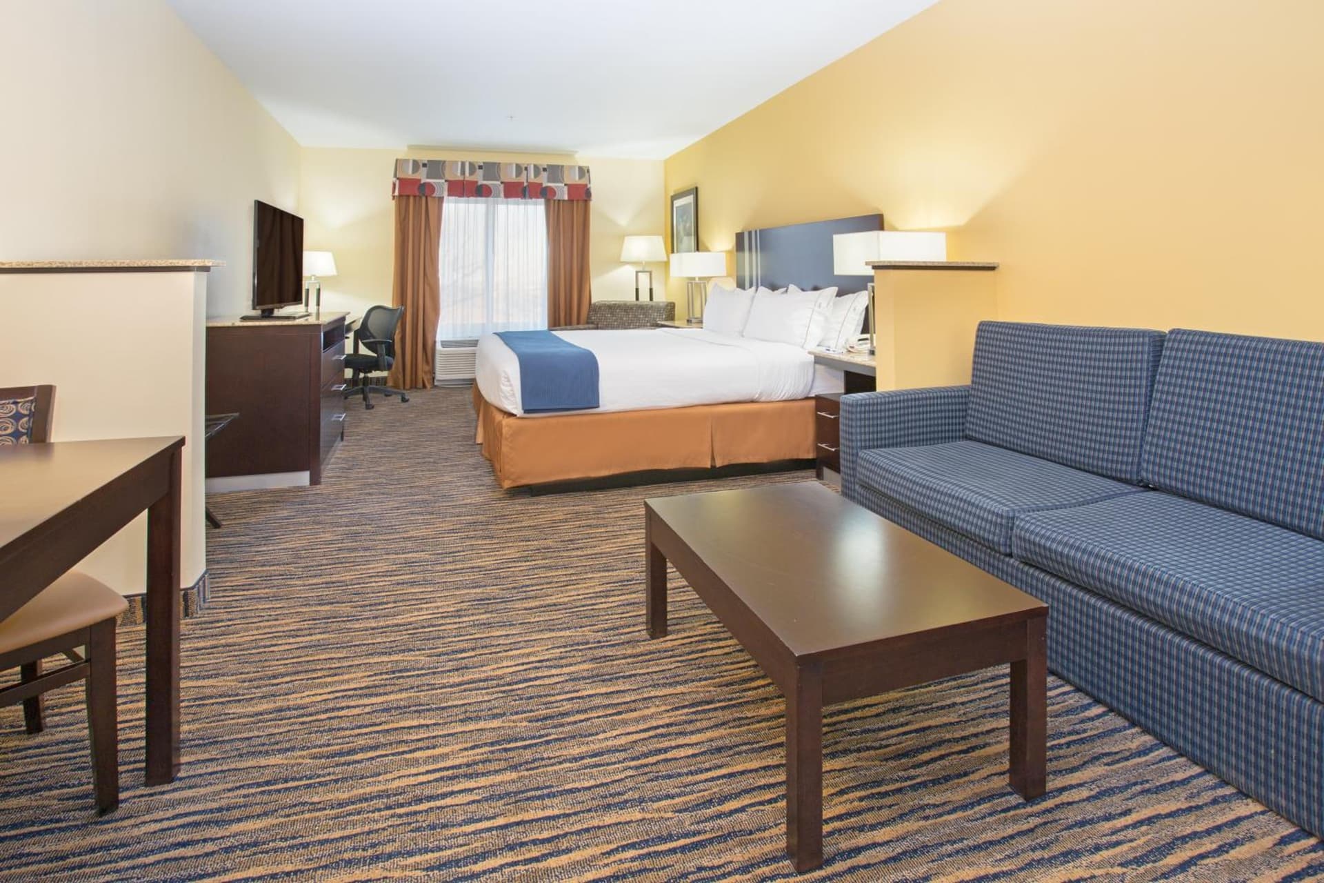 Holiday Inn Express & Suites Denver North - Thornton by IHG property views in Thornton, CO — gallery photo 3