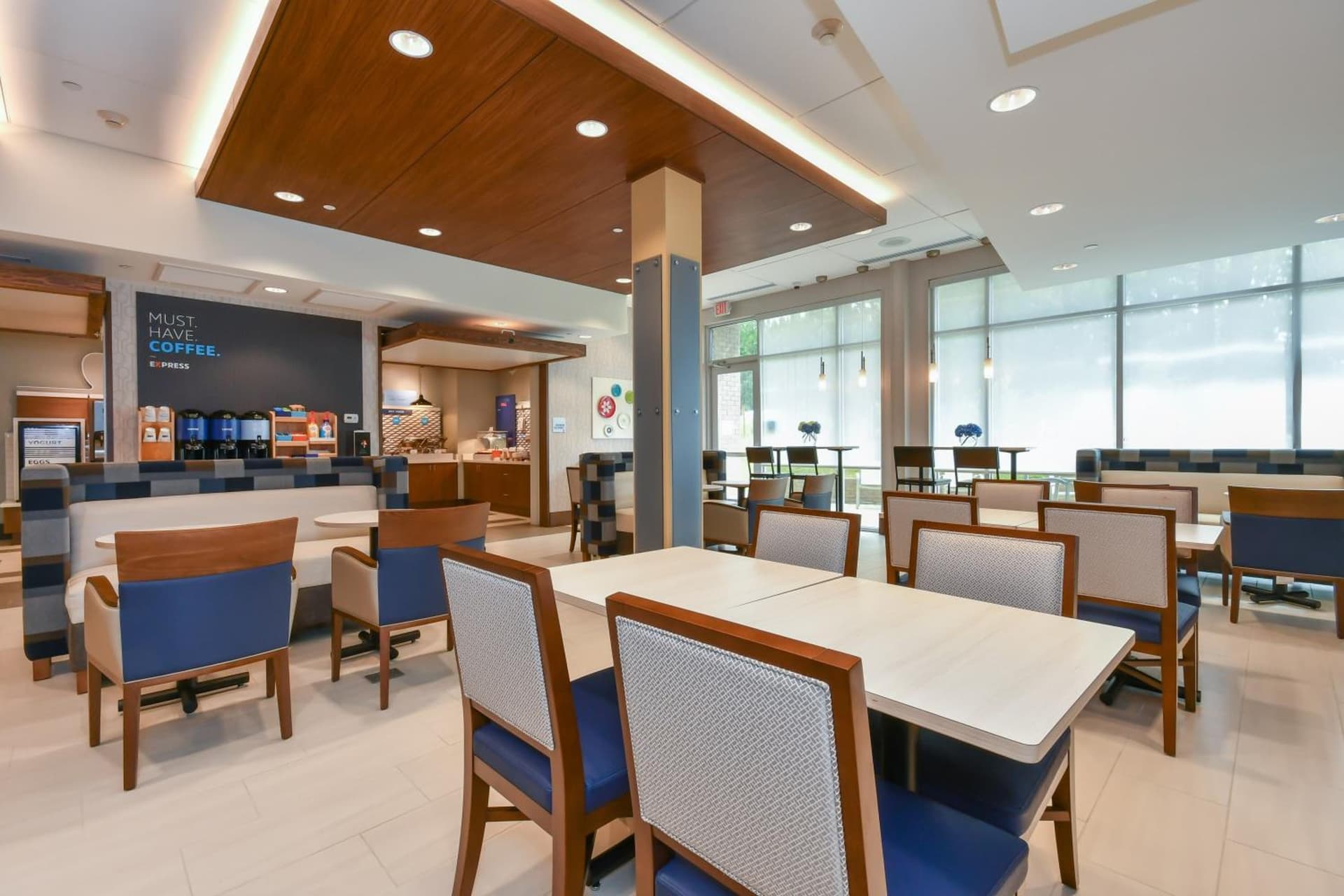 Holiday Inn Express & Suites Charlotte - Ballantyne by IHG interior in Charlotte, NC — gallery photo 2