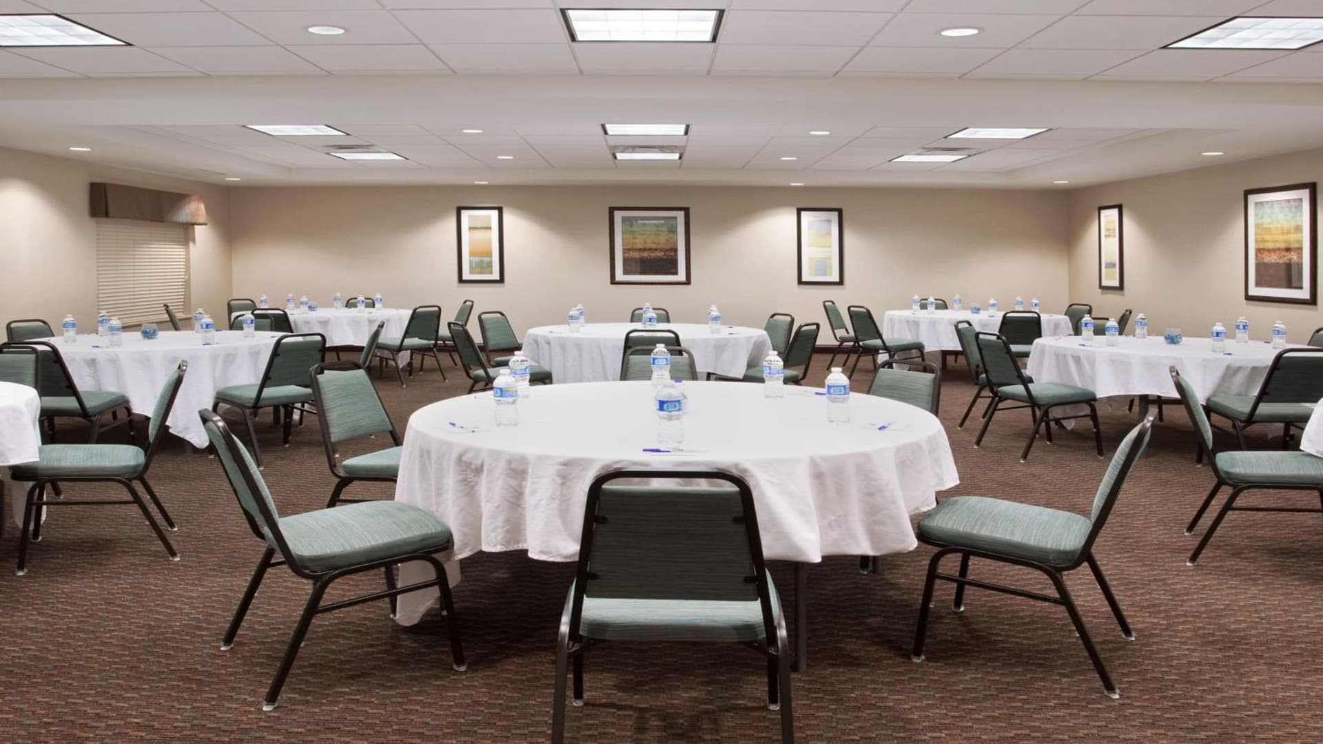 Holiday Inn Express & Suites Zanesville North by IHG gallery photo in Zanesville, OH — image 35