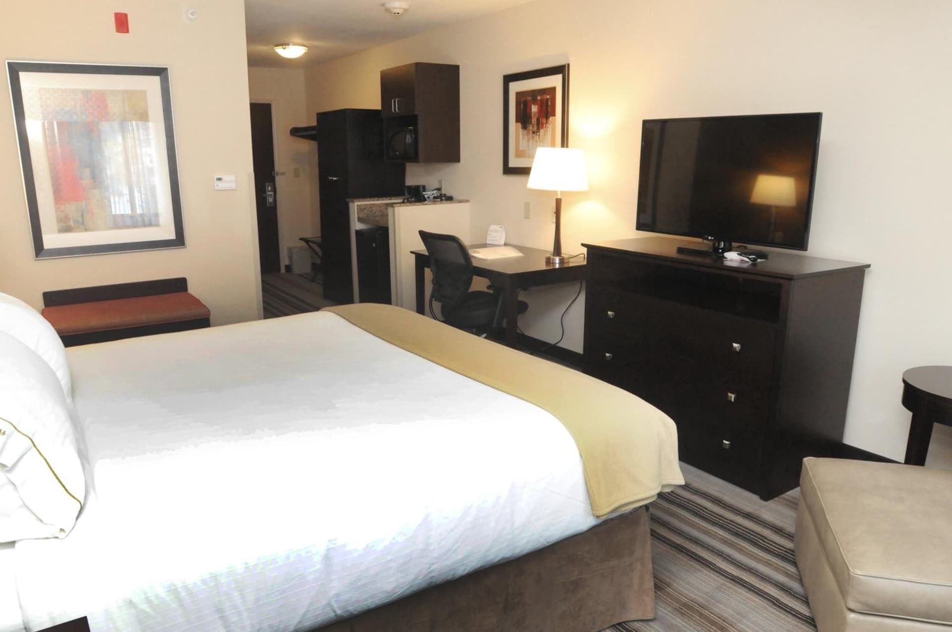 Holiday Inn Express & Suites Cambridge by IHG gallery photo in Cambridge, OH — image 23