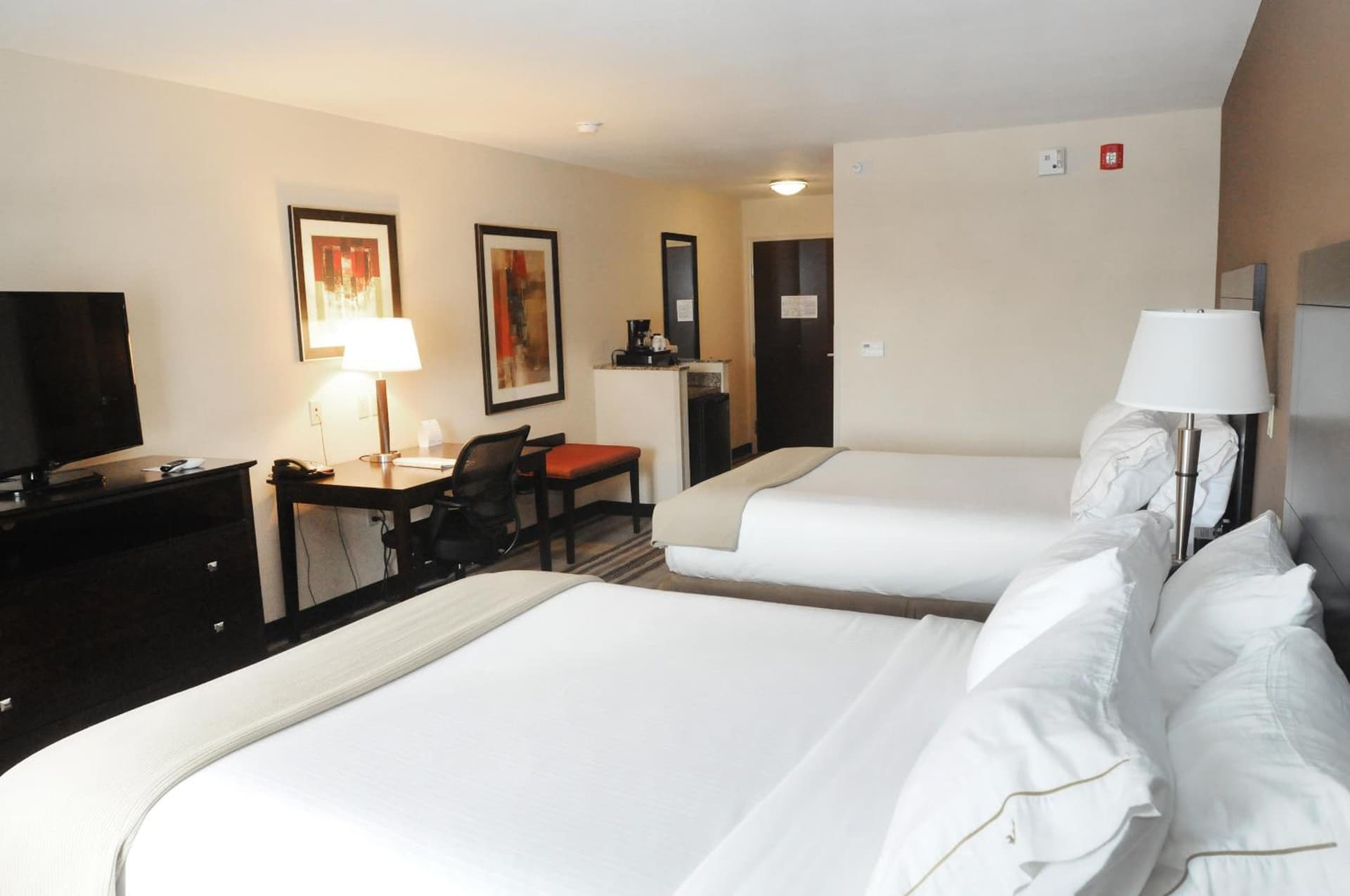 Holiday Inn Express & Suites Cambridge by IHG gallery photo in Cambridge, OH — image 25