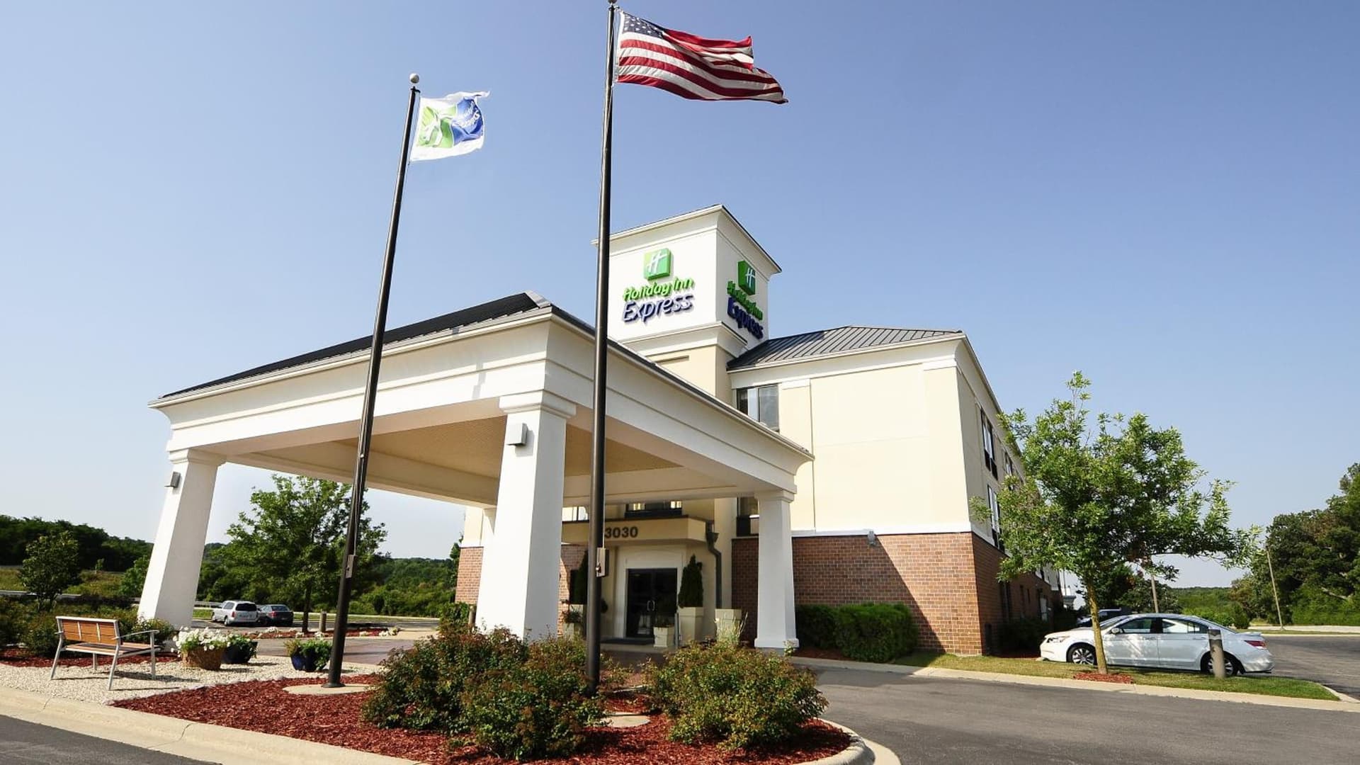 Holiday Inn Express - Delafield by IHG featured exterior or lobby in Delafield, WI — similar hotel